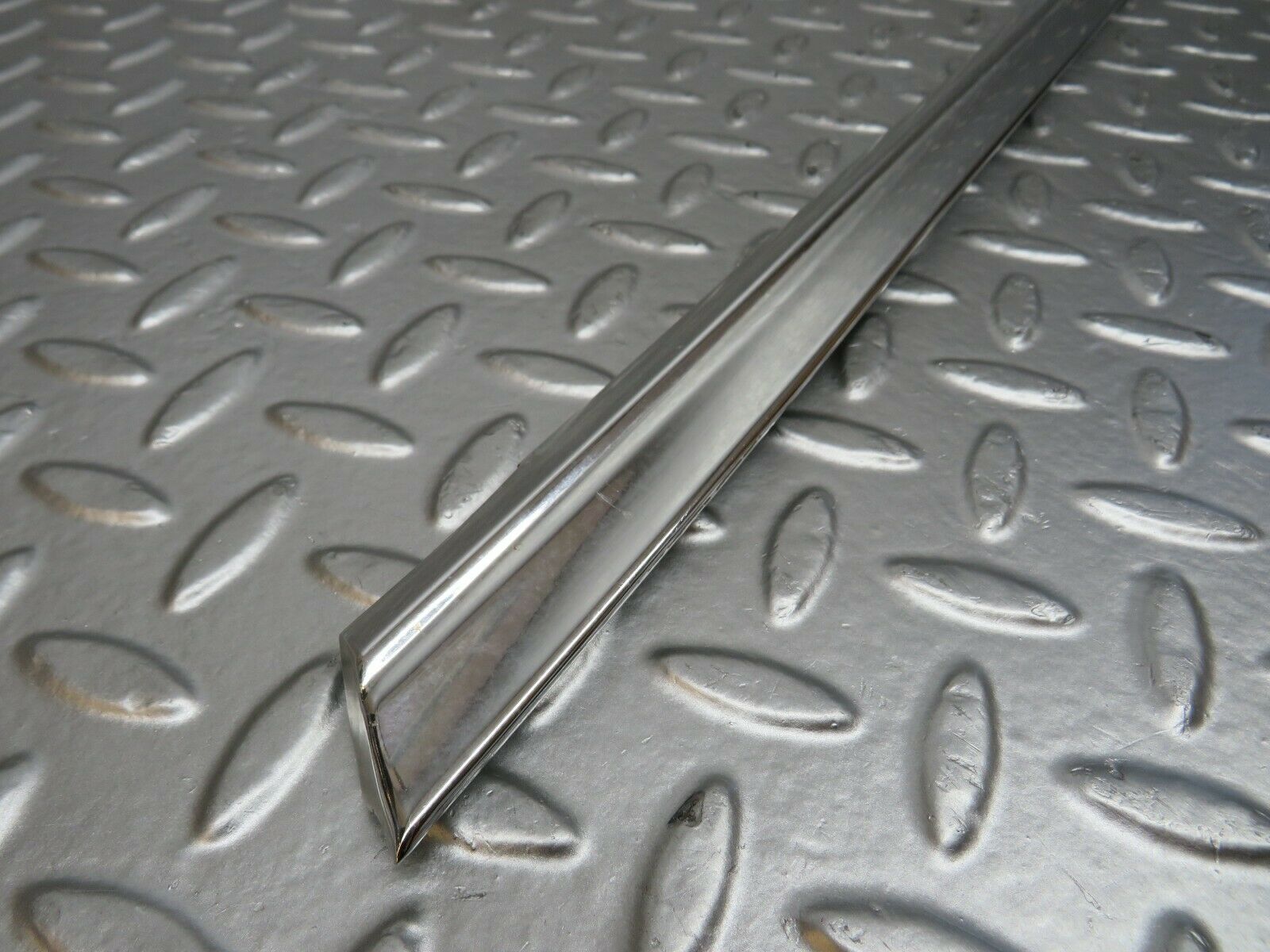 24543 Mercedes-Benz W108 Front Left Door Chrome Moulding Trim