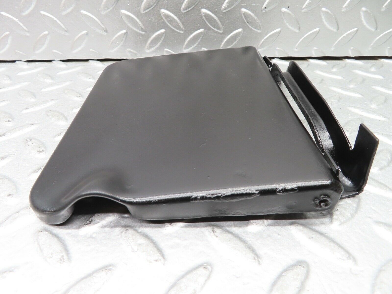 20888 Mercedes-Benz W114 250CE Coupe Fuel Tank Flap Cap