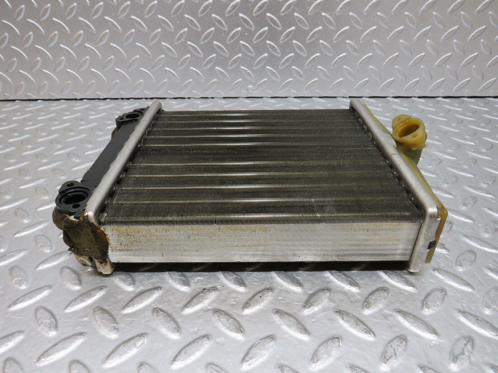 31434 Mercedes-Benz S124 220TE Wagon Heater Radiator Behr 90.565.00.047