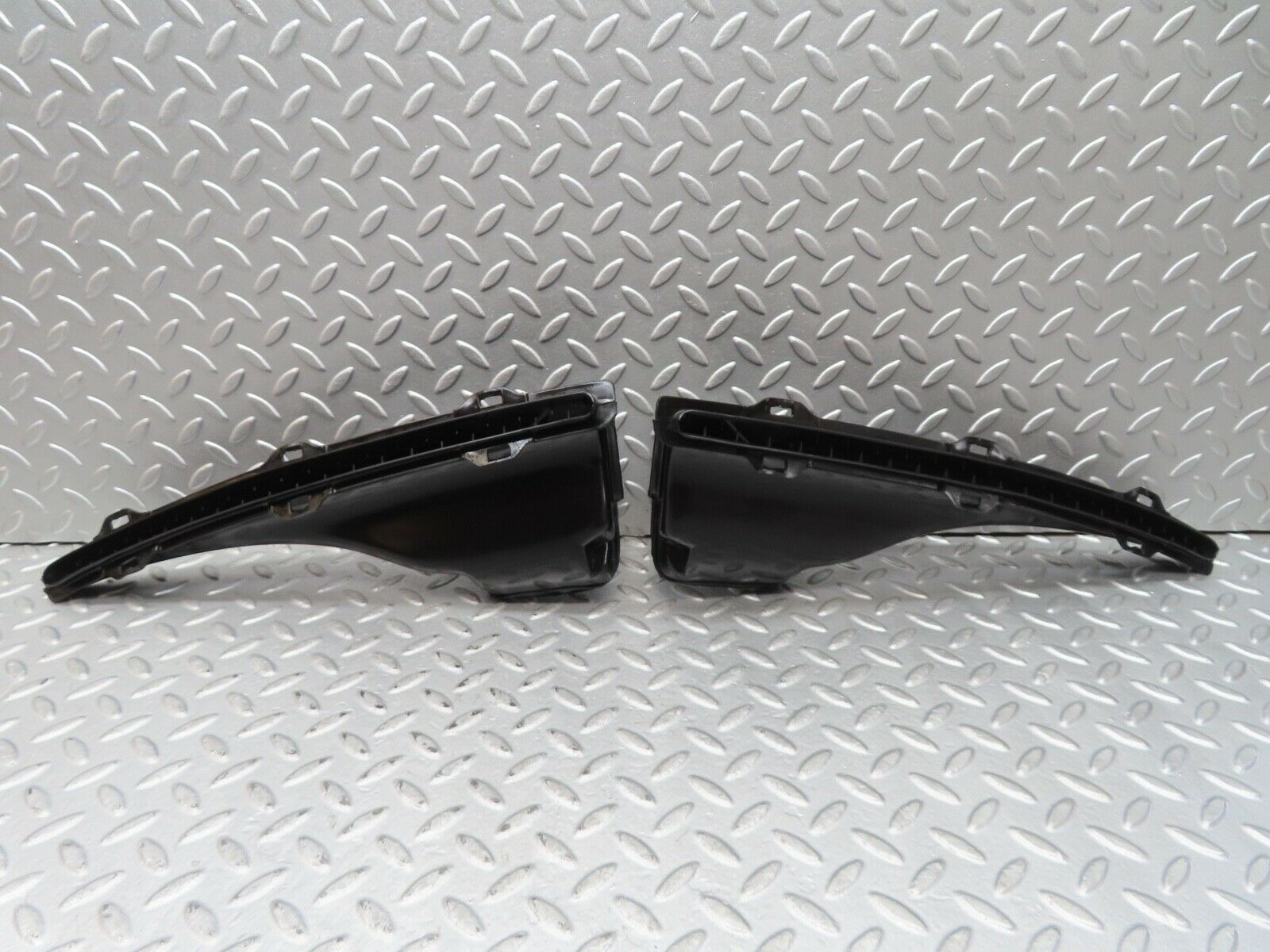 16835 Mercedes-Benz C123 280CE Coupe Air Duct Vent Left And Right 1238300219