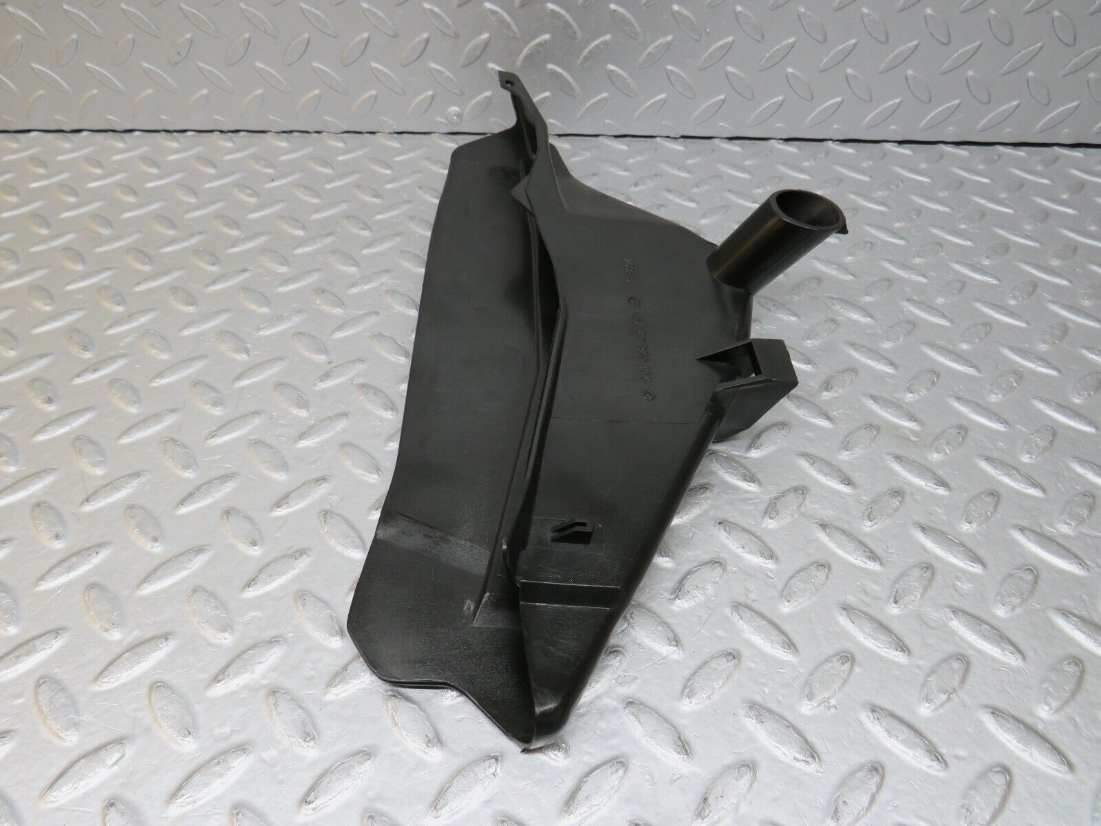 36660 Mercedes-Benz W201 190E 2.0L Front Right Rain Gutter Drain Channel 2016280273