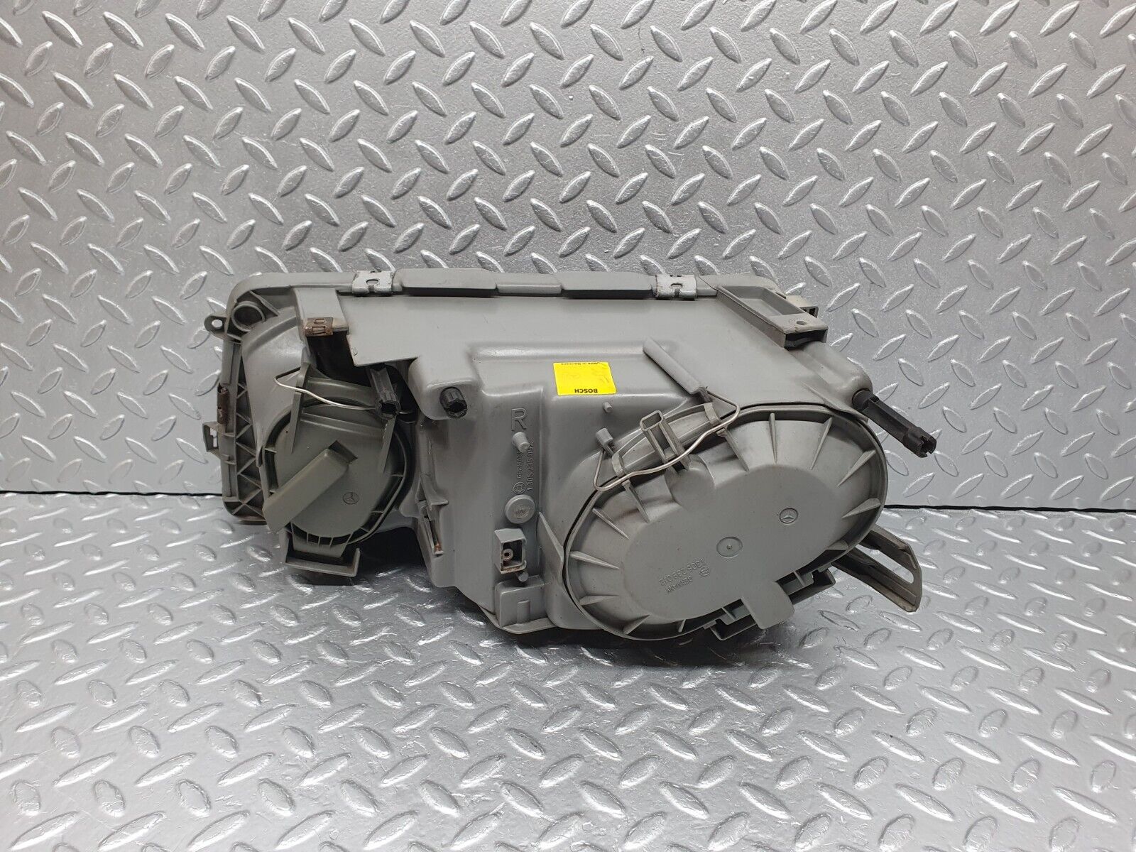 41013 Mercedes-Benz W126 300SE Headlight Right Side Bosch 1268209361 030106570