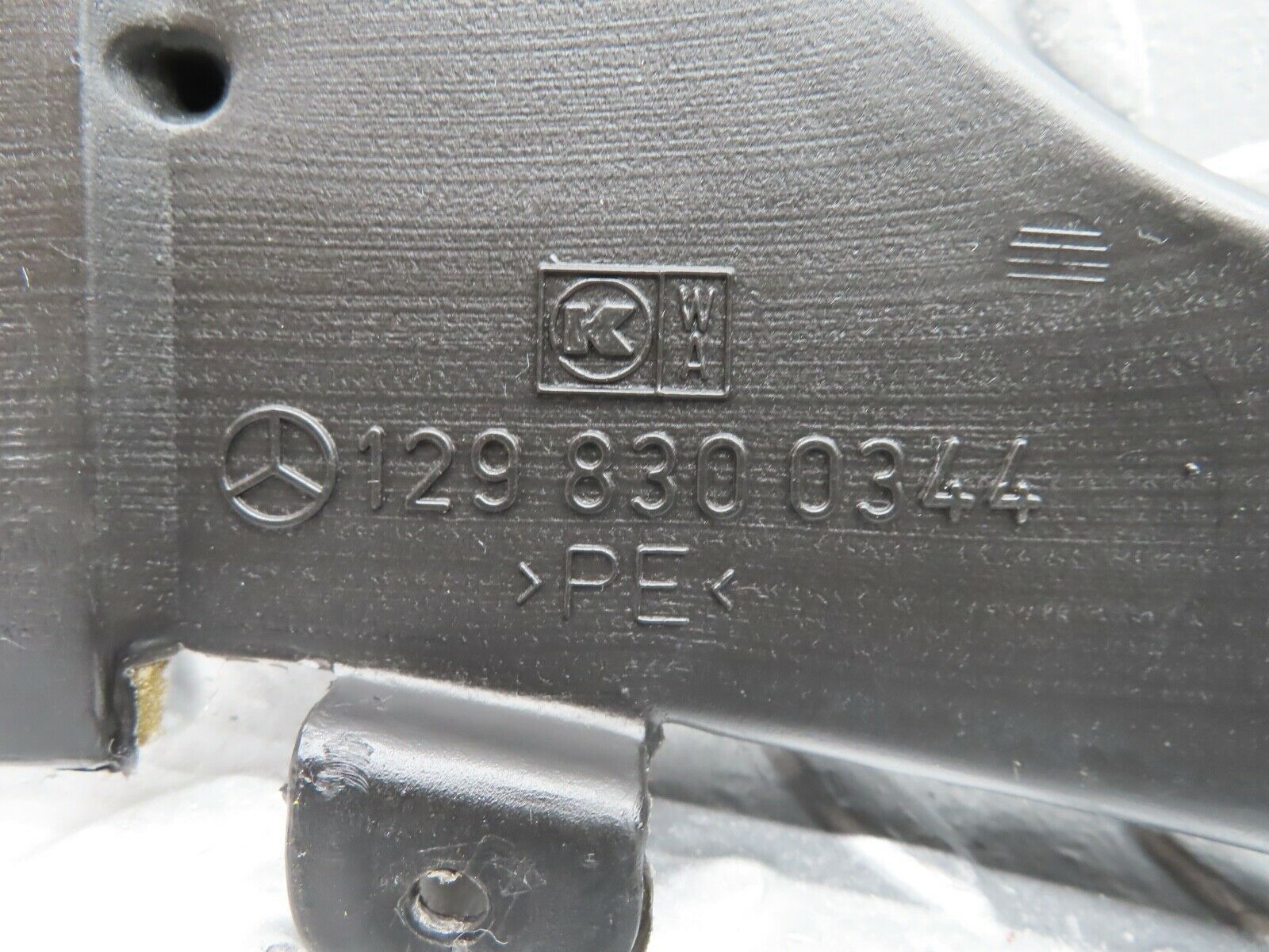 19894 Mercedes-Benz R129 300SL Coupe Front Left Air Vent Duct 1298300344