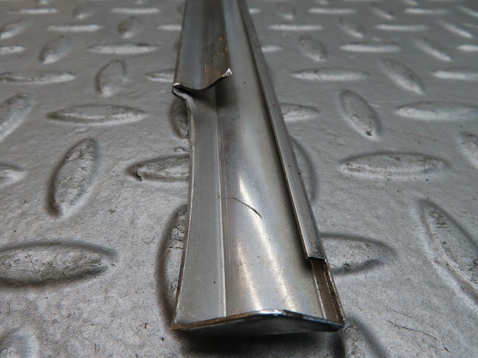 18798 Mercedes-Benz W116 Rear Right Door Chrome Moulding Trim