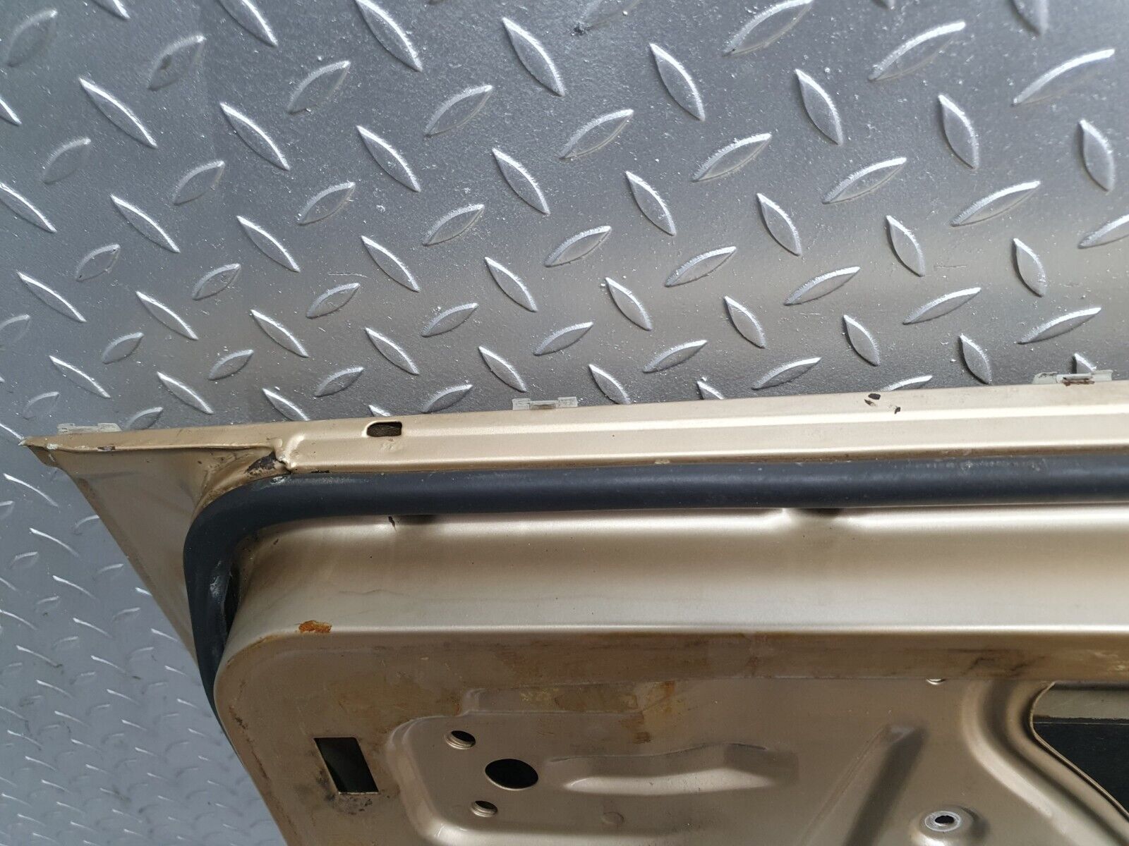 41368 Mercedes-Benz W124 200E Front Left Door