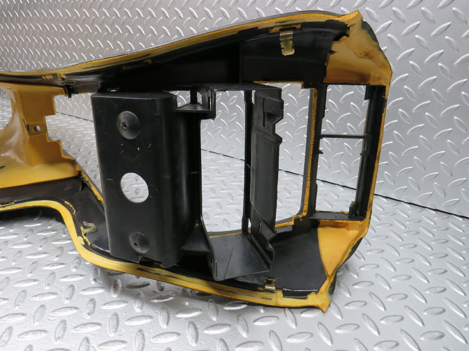 27146 Mercedes-Benz W123 280E Centre Console Brown