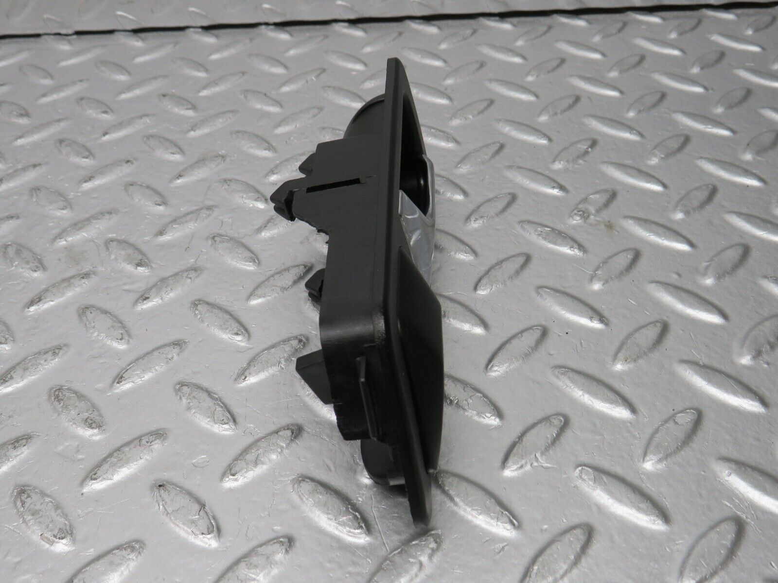 31634 Mercedes-Benz W201 190LE 1.8L Front Left Interior Door Handle 2017660164