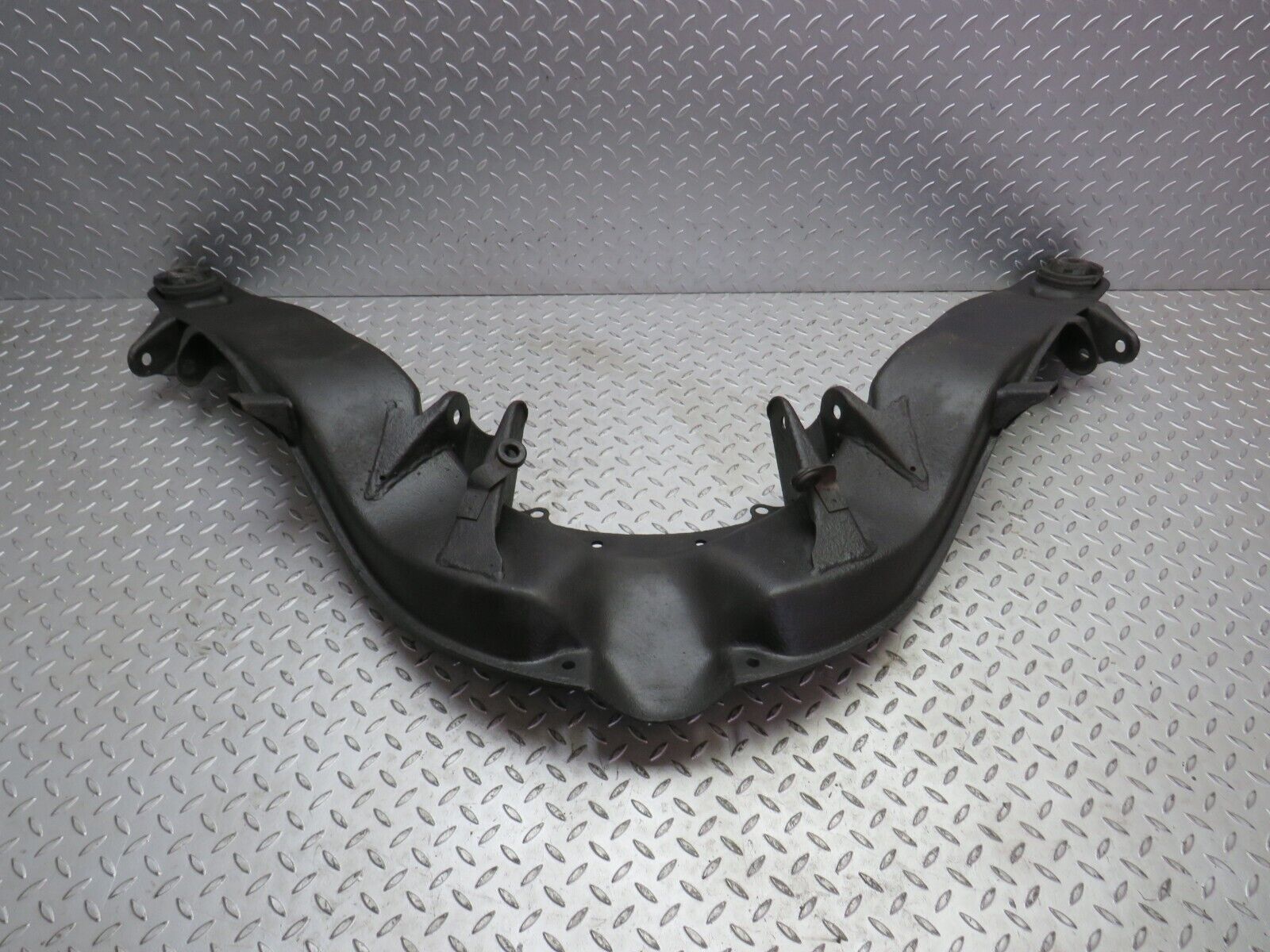 0411 Mercedes-Benz W116 Rear Subframe Axle Carrier Suspension