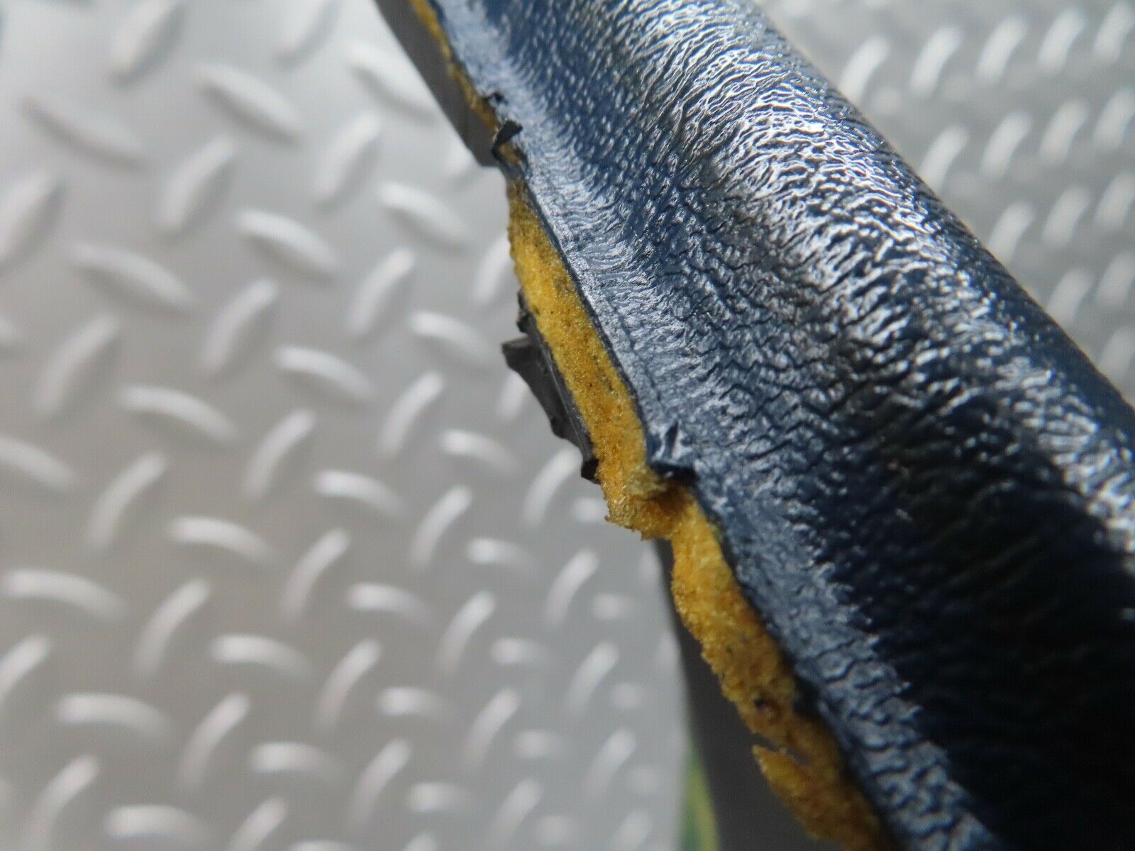 16879 Mercedes-Benz C123 280CE Coupe Centre Console Blue