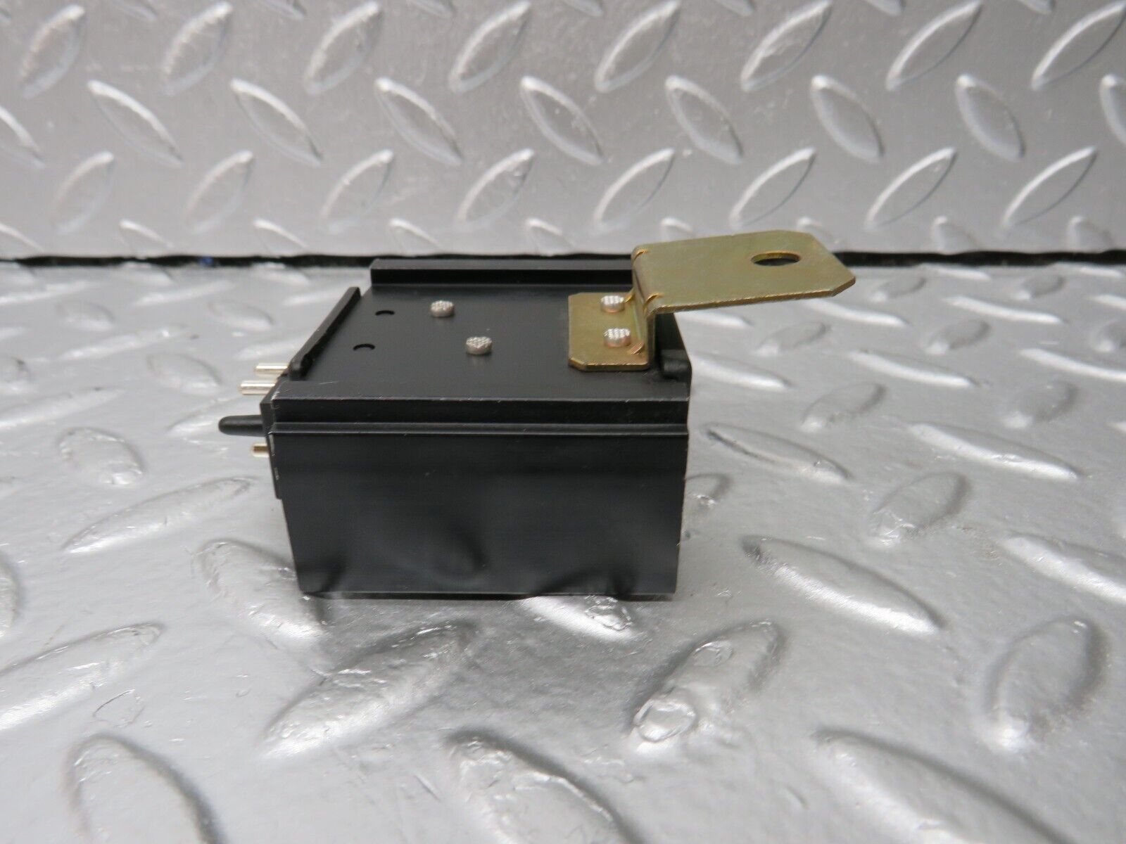 34061 Mercedes-Benz W124 260E ECU Relay 0055459832