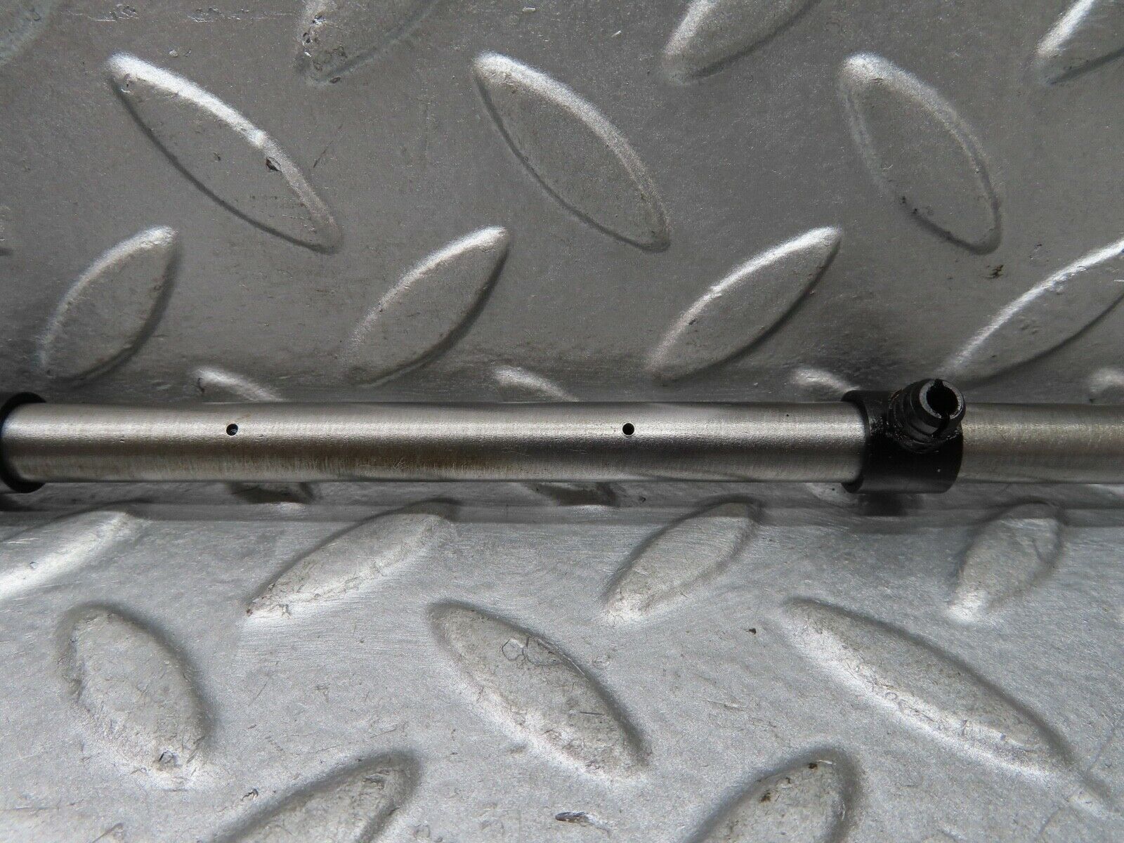 17789 Mercedes-Benz W116 450SEL Camshaft Oil Tube