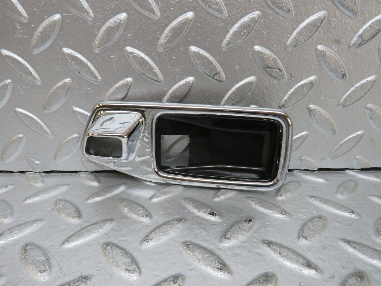 39376 Mercedes-Benz W123 280E Chrome Frame Door Handle Rear Left 1167660111