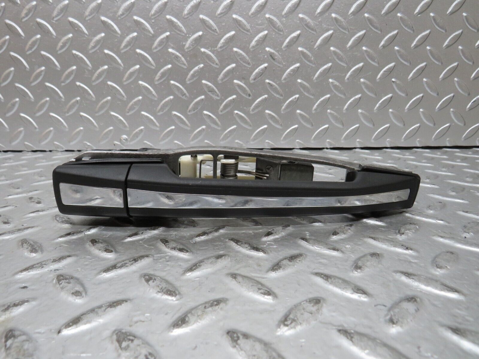 27812 Mercedes-Benz S124 300TE Rear Right Exterior Door Handle No Key