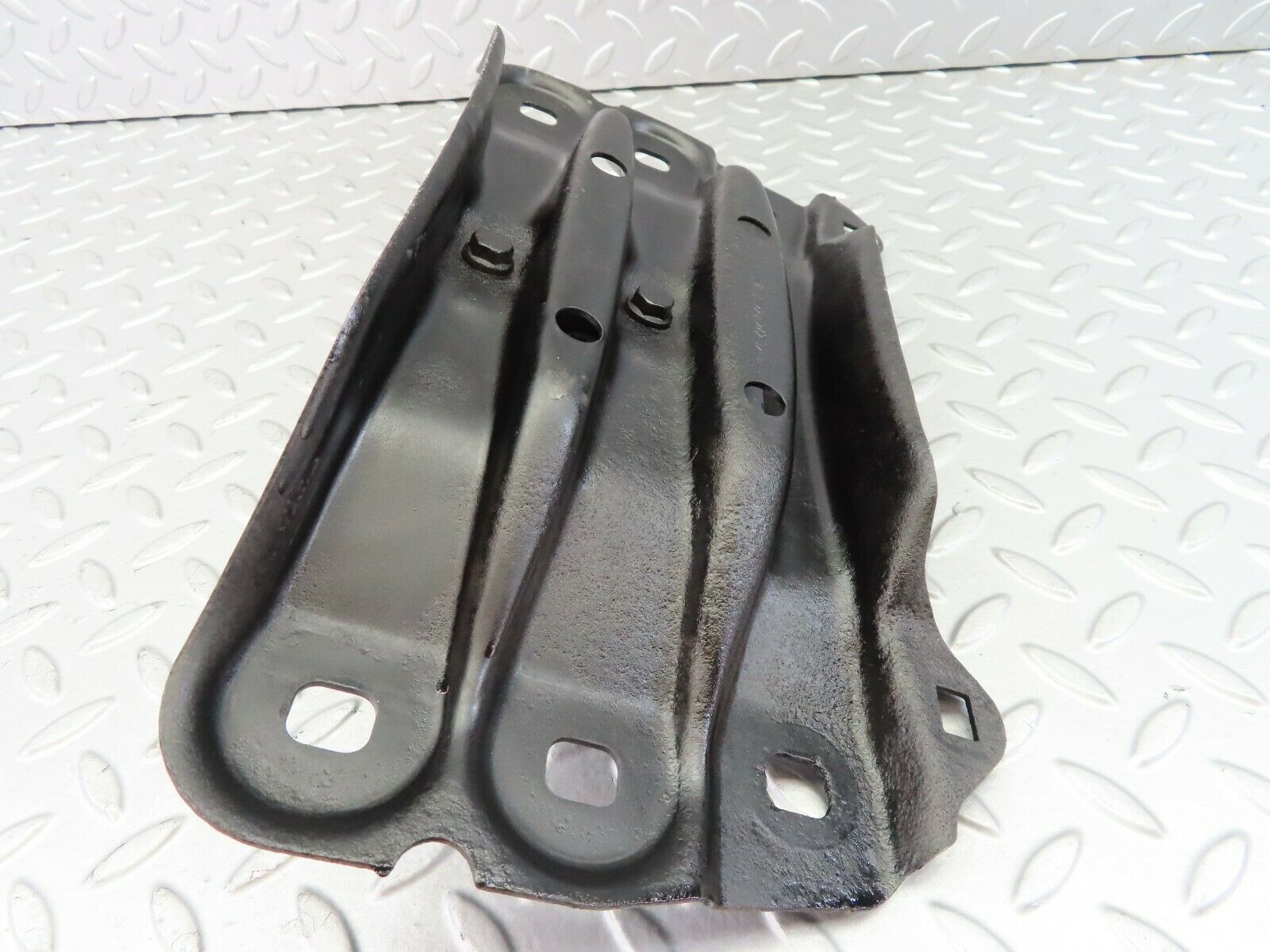 7576 Mercedes-Benz W220 S430 Gearbox Bracket 2202420201