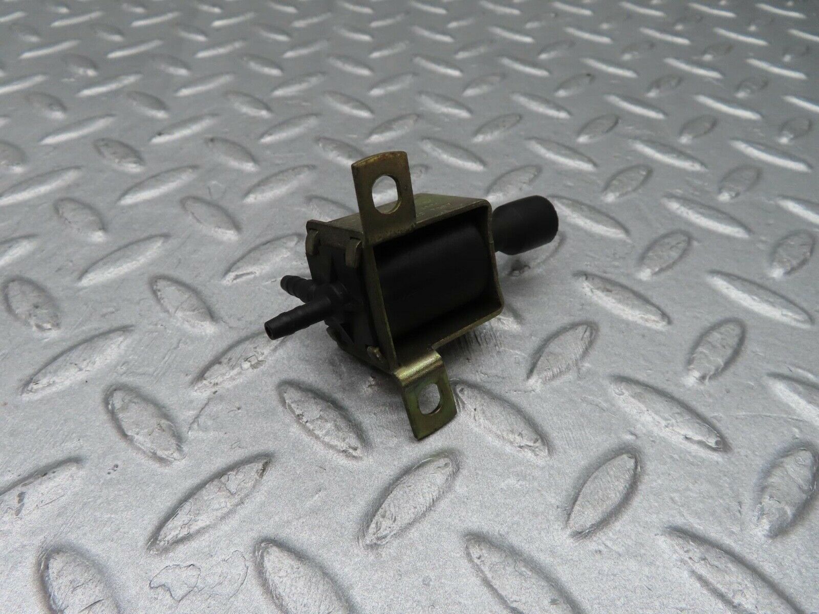 11996 Mercedes-Benz R129 300SL Coupe Vacuum Control Valve Pierburg 0015407097