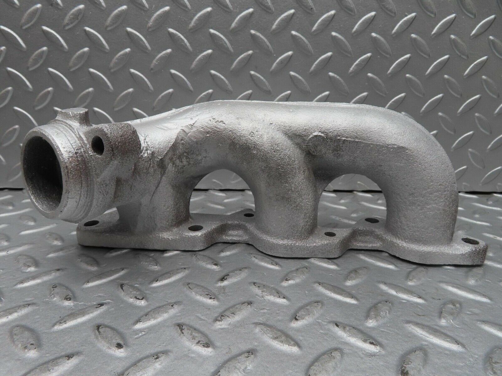 16419 Mercedes-Benz W124 260E Exhaust Manifold 4-6 Cylinder 1031422202