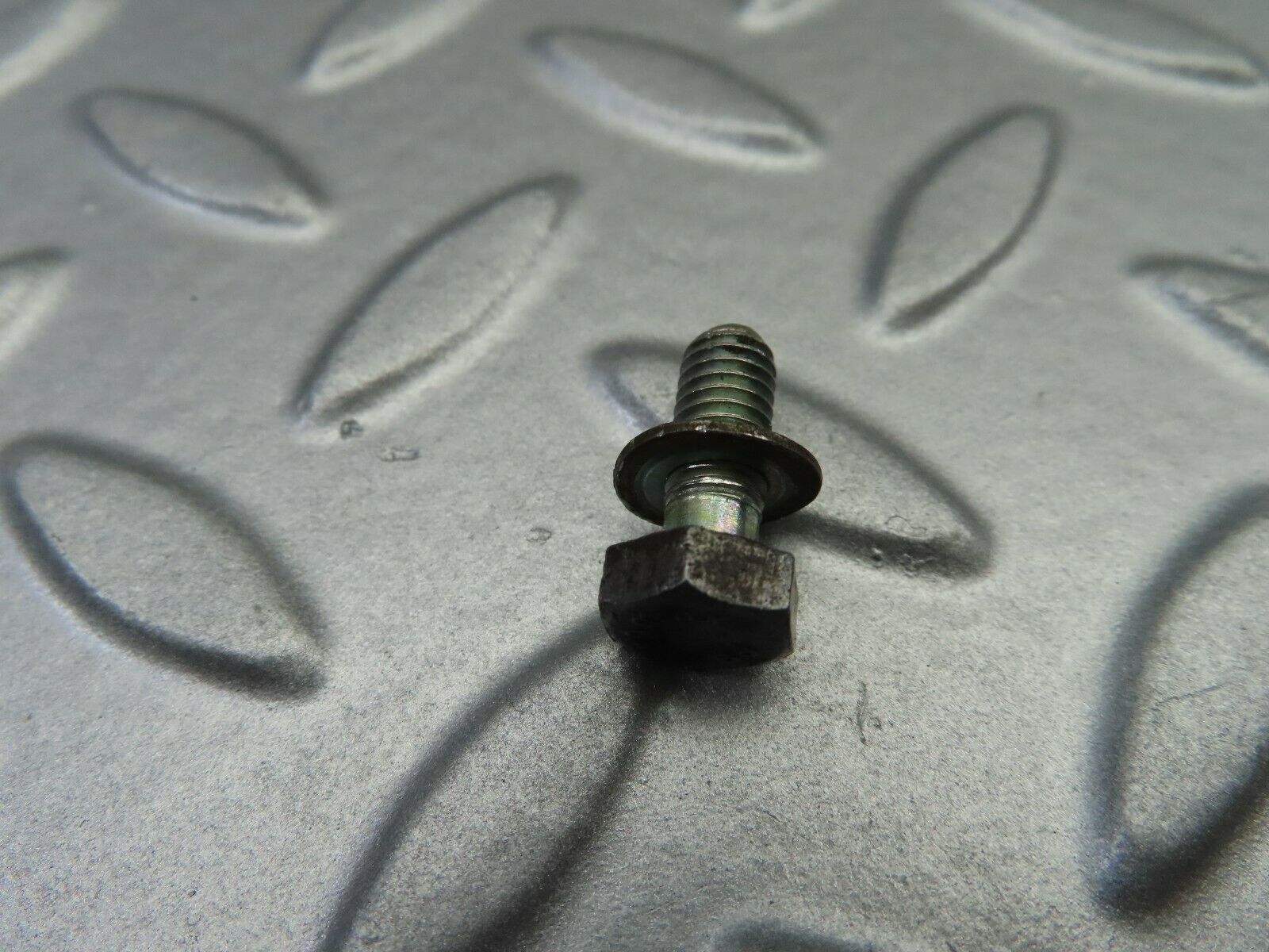 7092 Mercedes-Benz C107 350SLC Coupe Fuel Injector Bracket