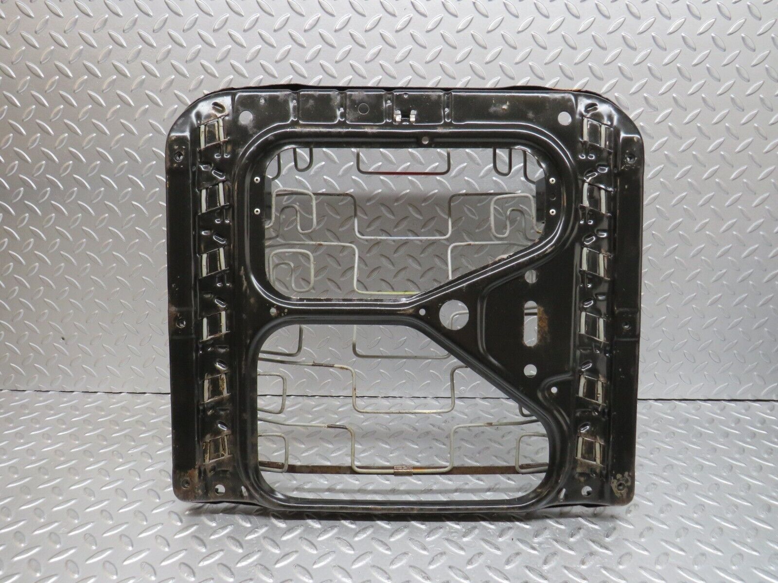 37153 Mercedes-Benz C126 420SEC Coupe Front Right Driver Seat Base