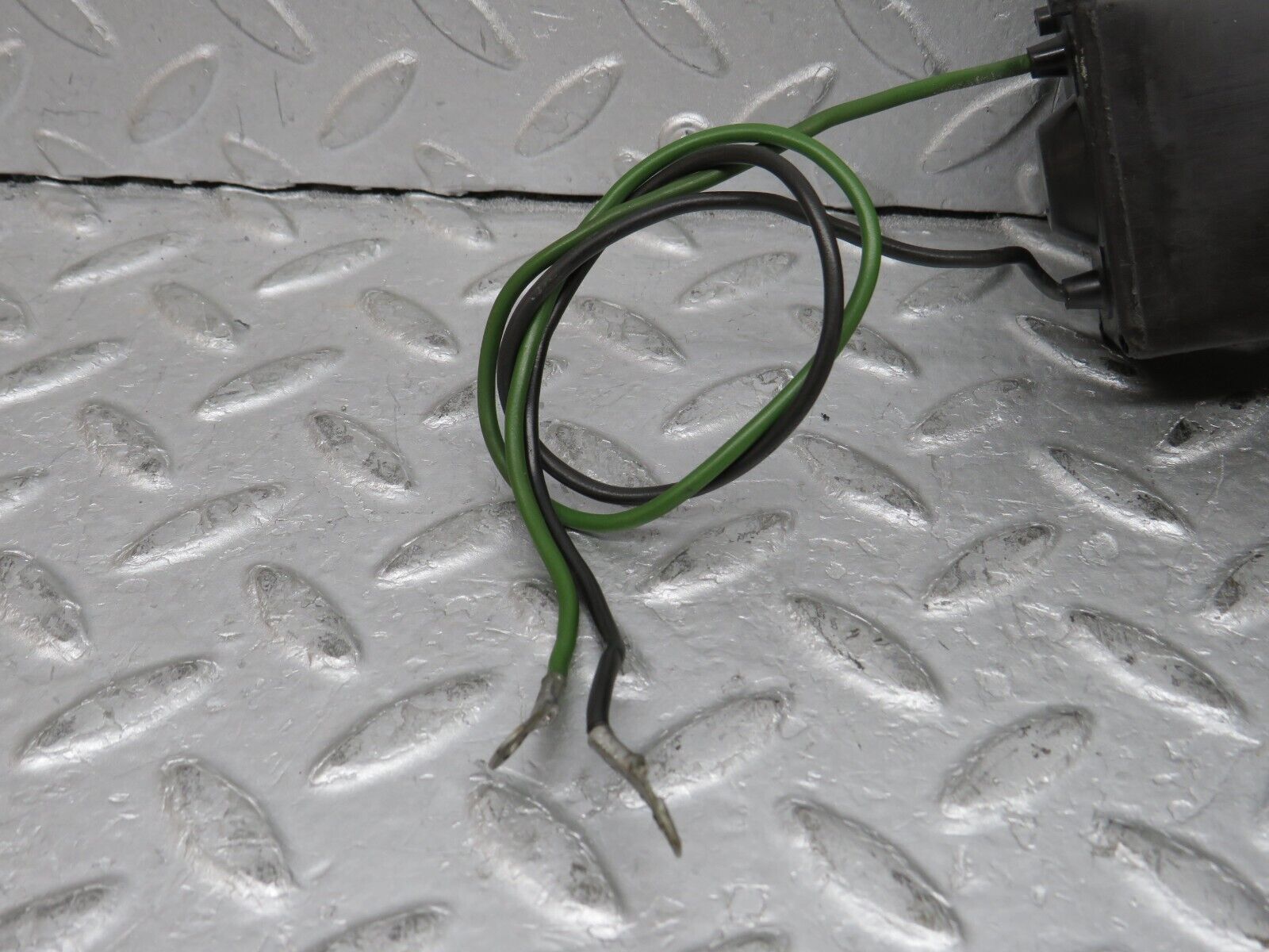 37417 Mercedes-Benz W109 300SEL Front Right Window Regulator Motor Bosch 0132001102