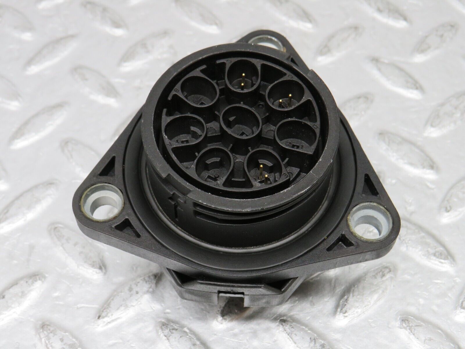 37909 Mercedes-Benz A124 320E Cabriolet Rear Axle Transfer Case Plug 0005451246