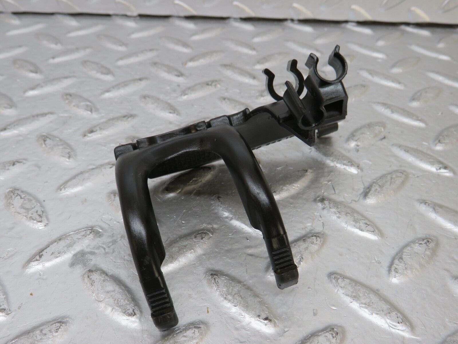 25838 Mercedes-Benz W124 280E Brake Cable Wire Bracket 1245461743