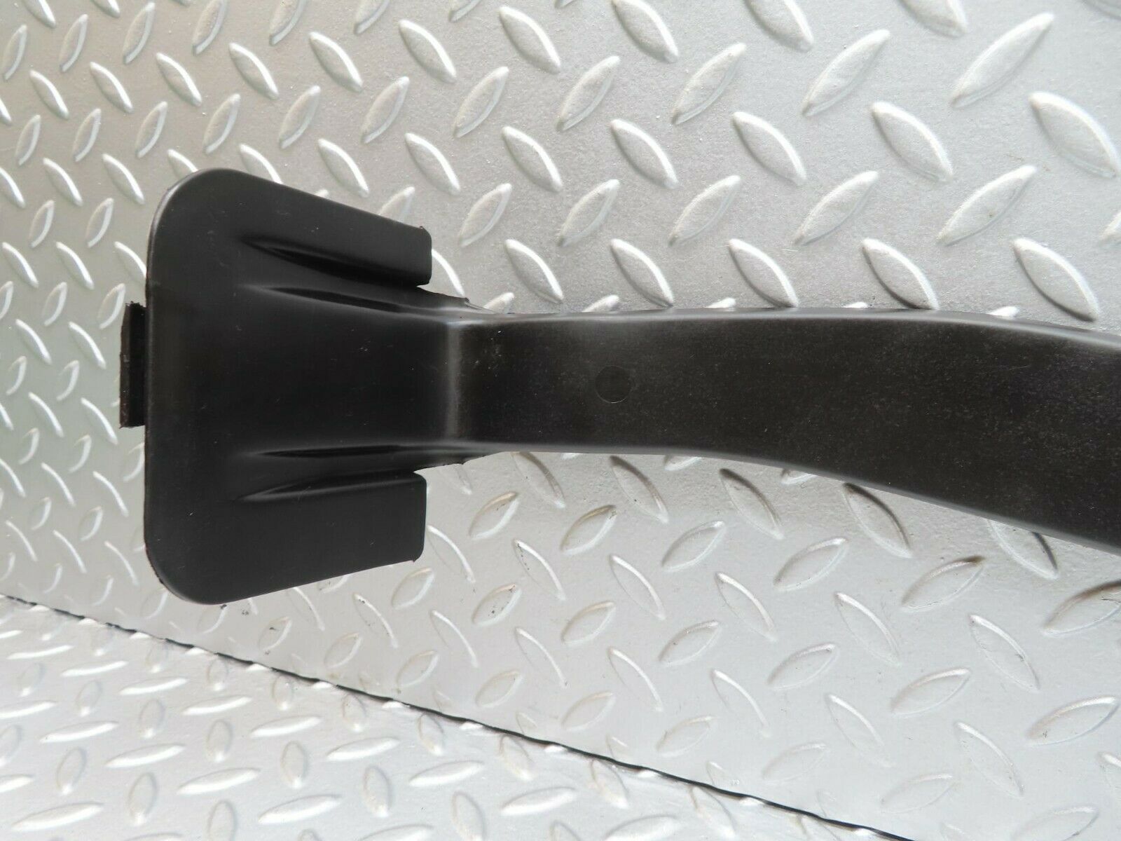 15289 Mercedes-Benz W123 230E Cable Channel Cover Rear Right 1238210236