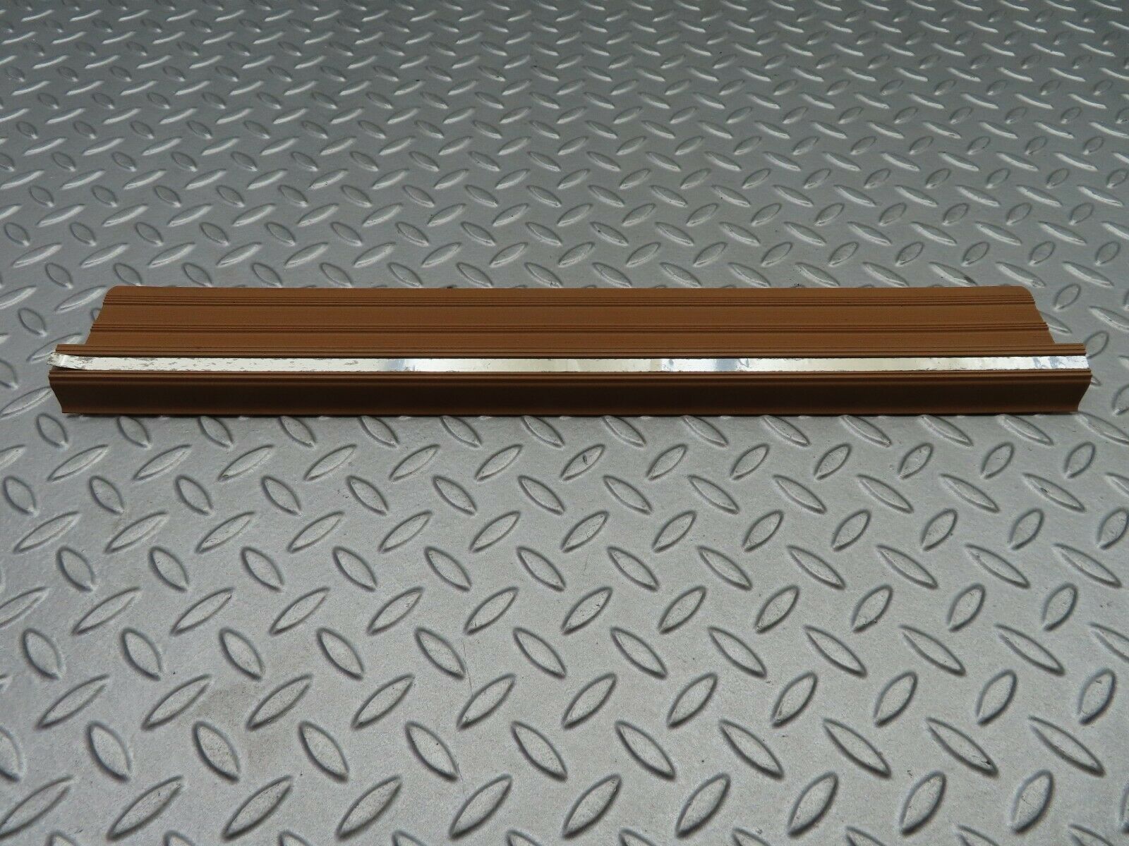 5664 Mercedes-Benz W123 200 Rear Right Door Sill