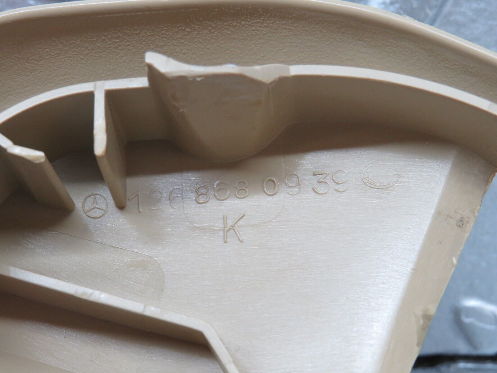 37057 Mercedes-Benz C126 420SEC Coupe Seat Belt Runner Cover Left Beige 1268680939