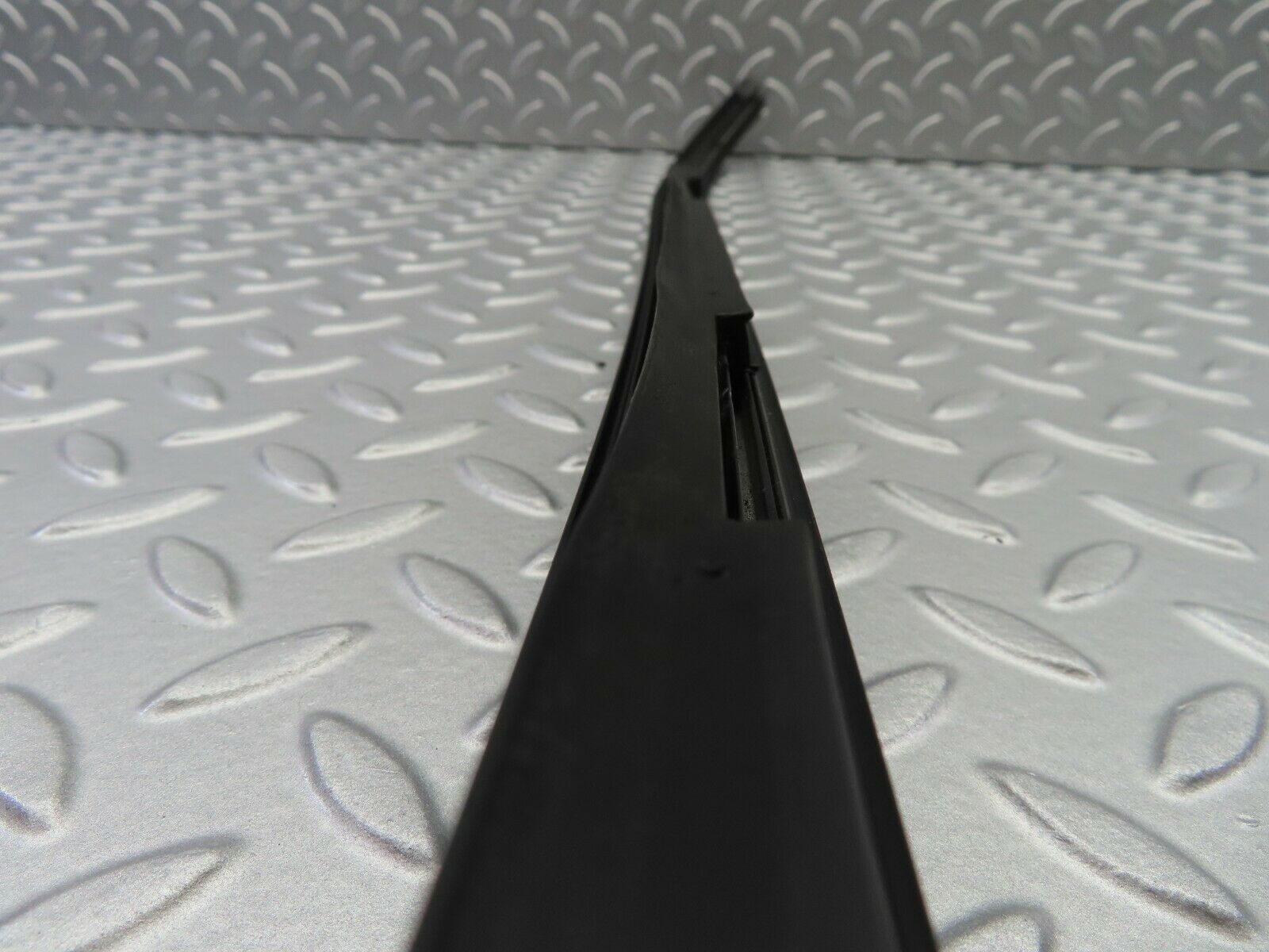 6756 Mercedes-Benz S124 E220 Wagon Seal Right Side For A Pillar 1246980298