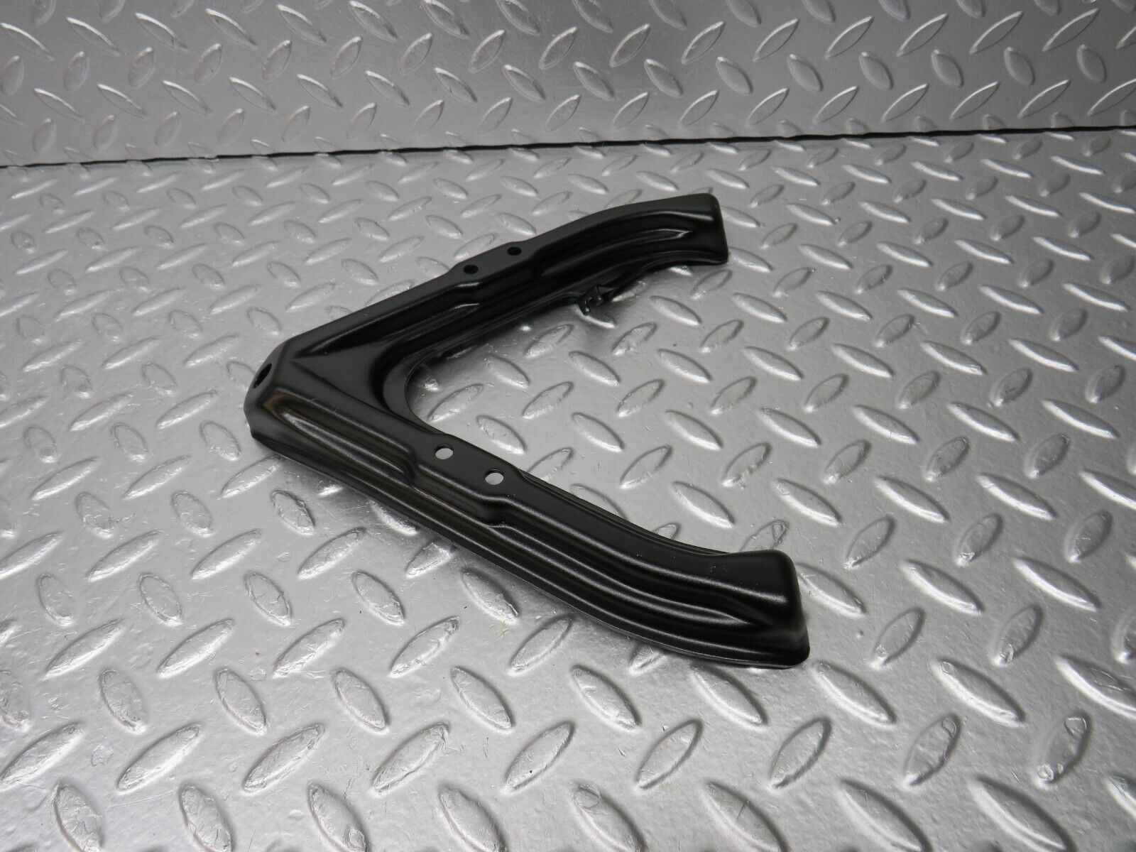 30908 Mercedes-Benz W201 190E 2.0L Air Intake Manifold Bracket