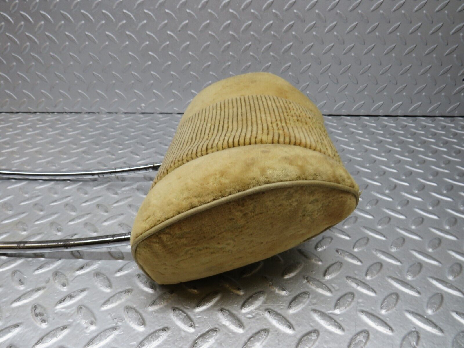 37079 Mercedes-Benz C126 420SEC Coupe Front Seat Headrest