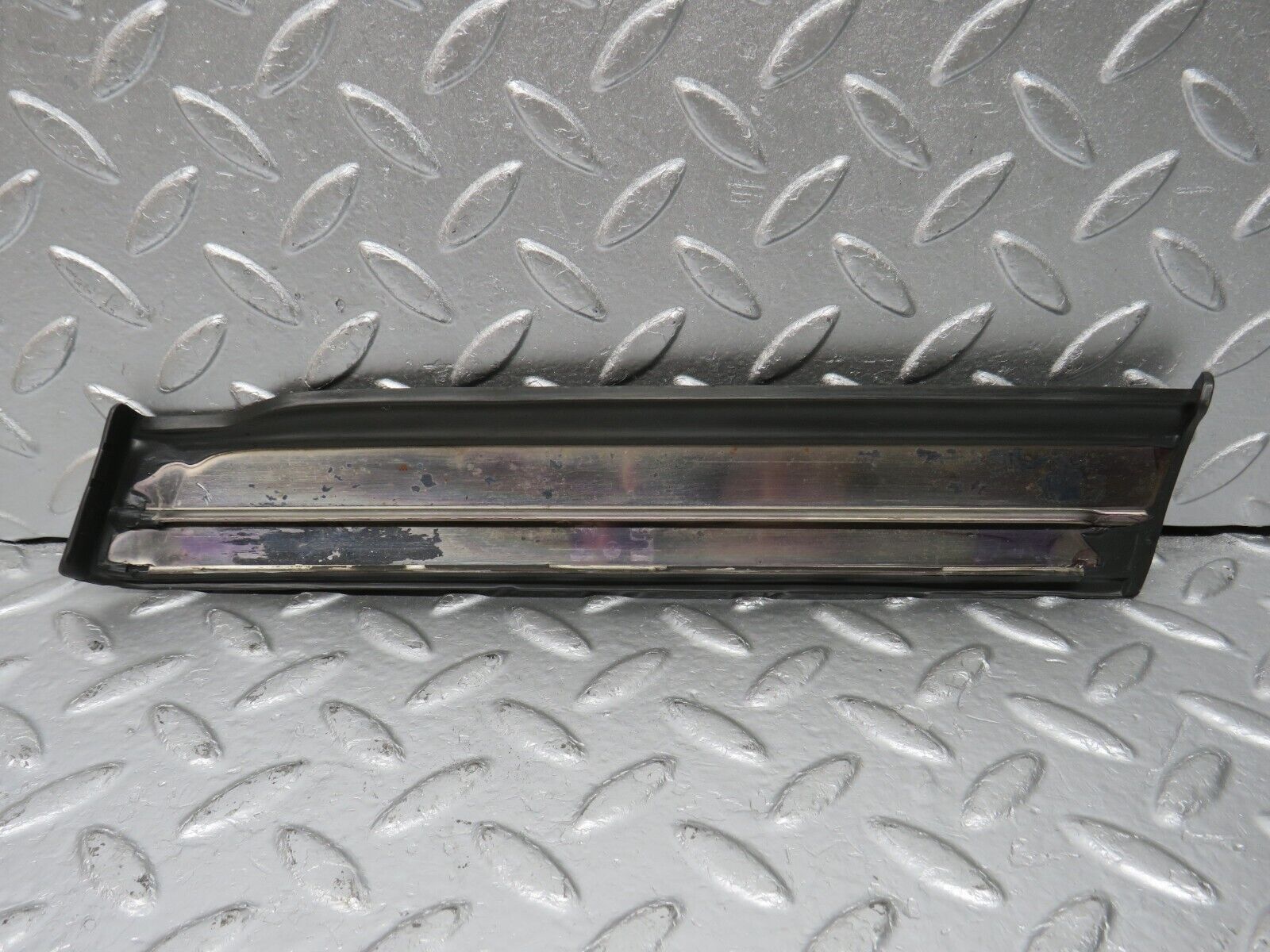 33783 Mercedes-Benz W201 190E 2.0L Front Left Fender Wing Lower Moulding Trim