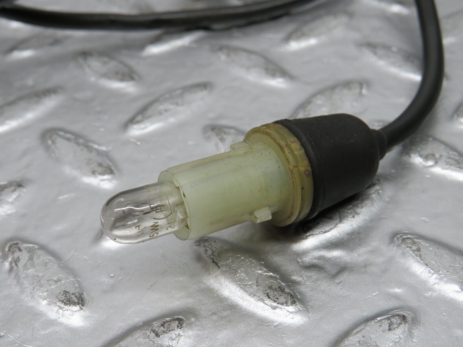 31519 Mercedes-Benz S124 220TE Front Wing Indicator Cable Wire 1249971881