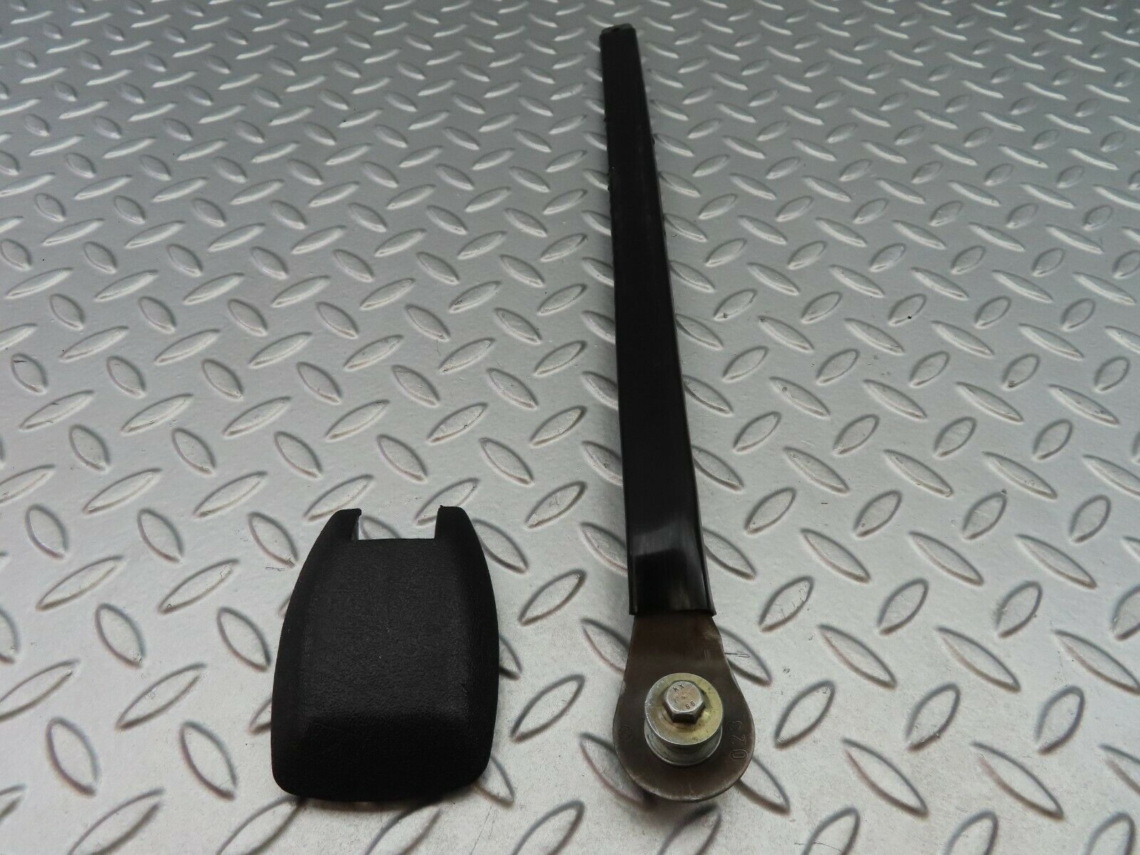 6598 Mercedes-Benz S124 E220 Wagon Seat Belt Runner With Cover 1249193520