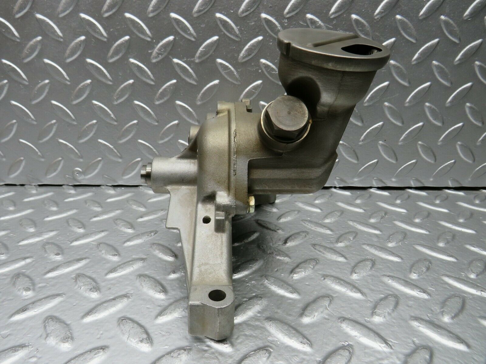 22555 Mercedes-Benz C124 E220 Coupe Oil Pump 1111810201 6041810620