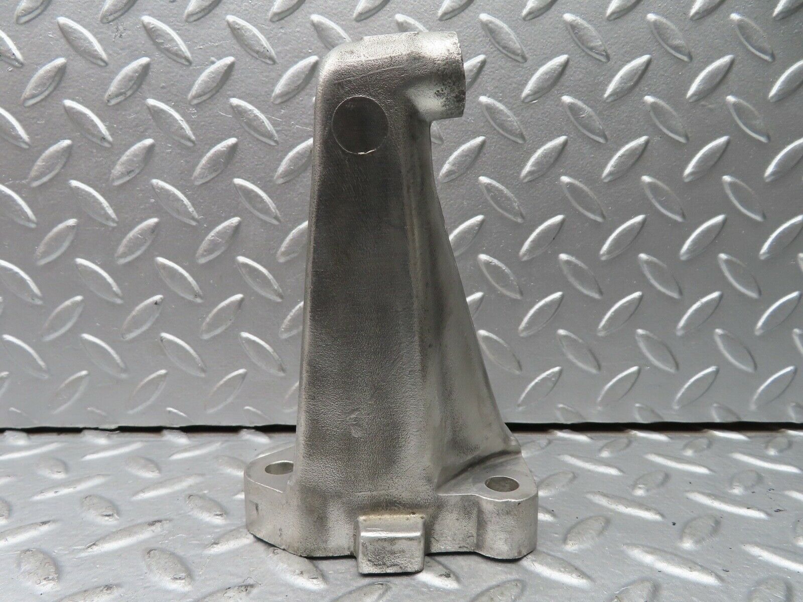 21290 Mercedes-Benz W123 230E Engine Mount Bracket Right Side 1022230304