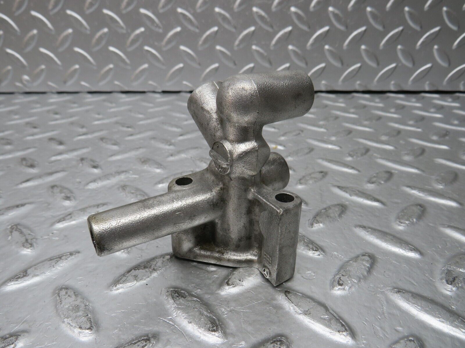 29865 Mercedes-Benz W123 230E Idle Control Valve 1020940512