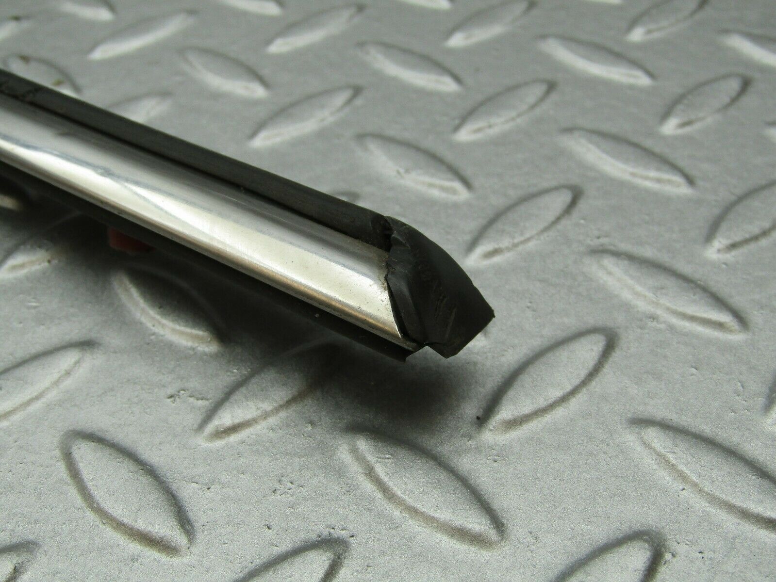 3336 Mercedes-Benz W115 220D Centre Door Chrome Trim Rear Left