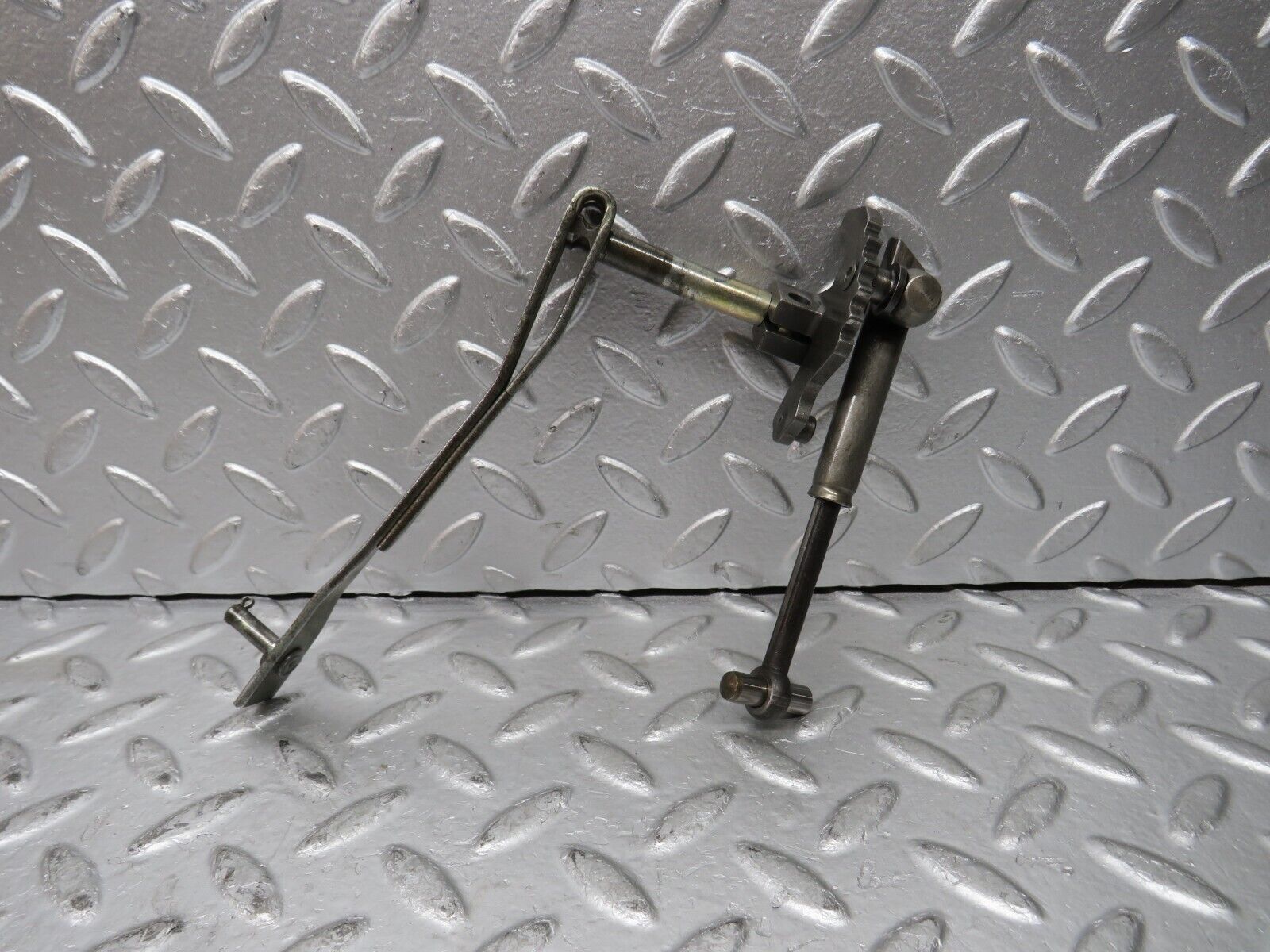 30217 Mercedes-Benz W123 230E Automatic Gearbox Linkage 722.122