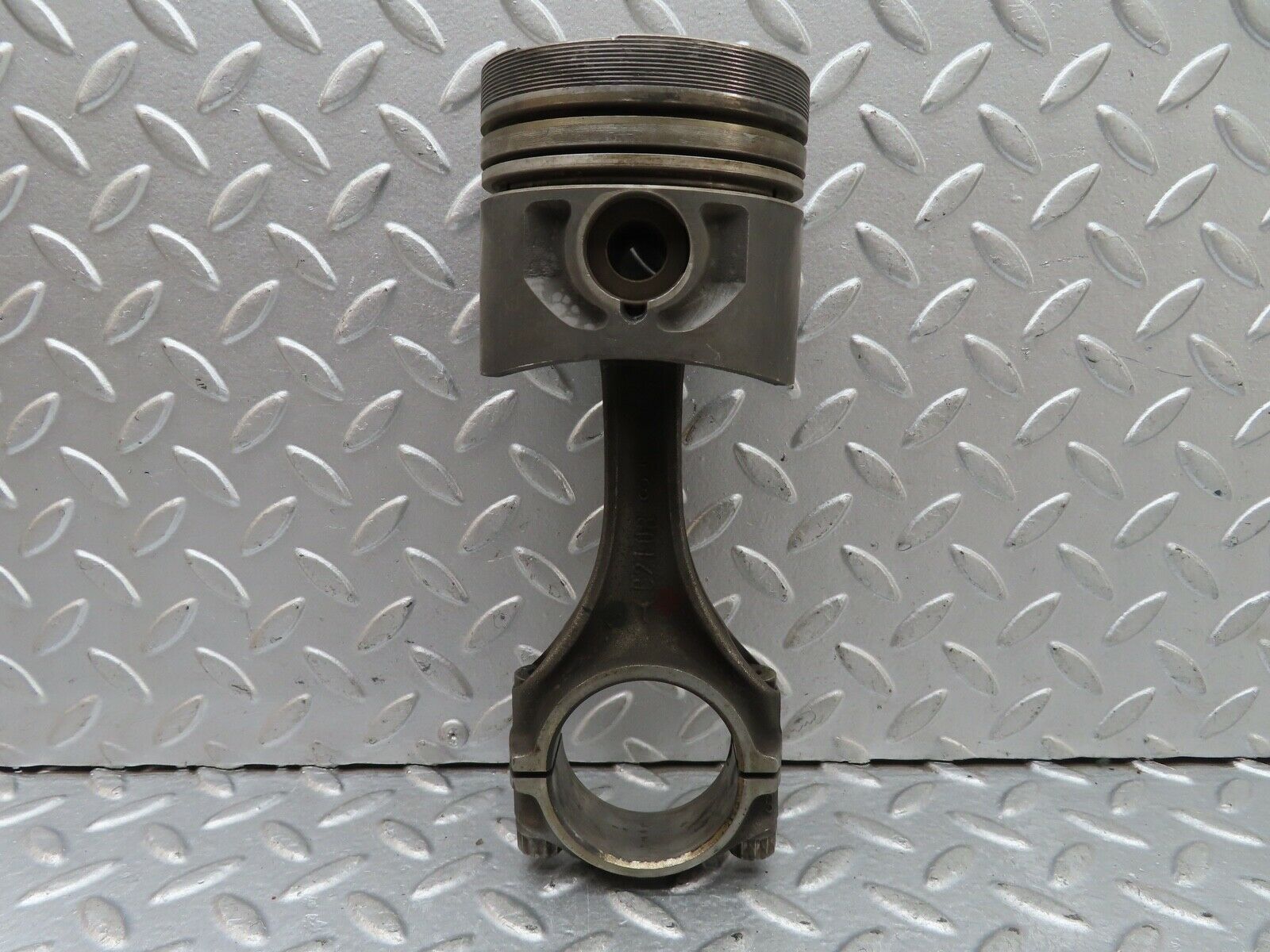 19199 Mercedes-Benz W123 300D Piston With Connecting Rod 91.48 mm
