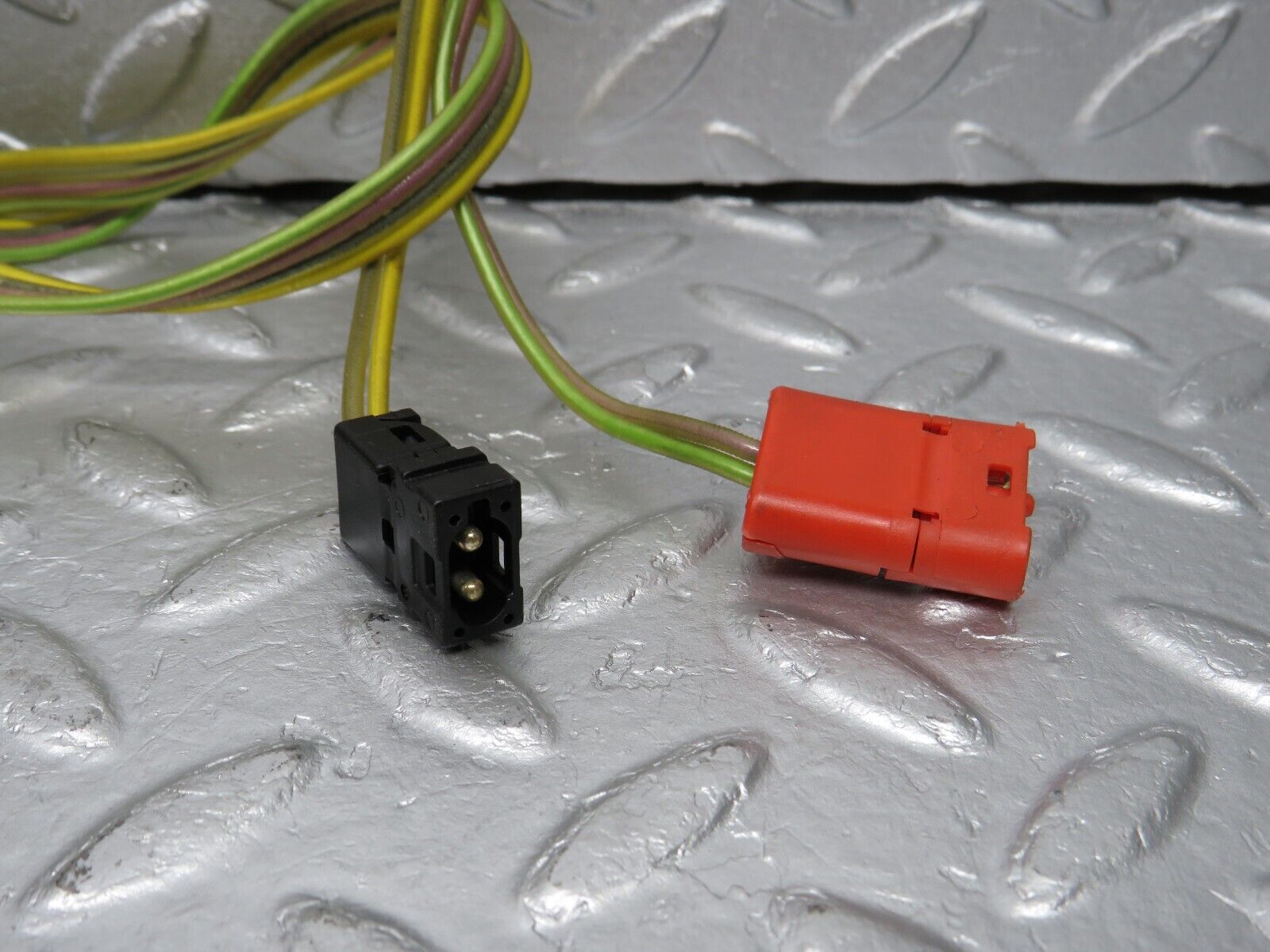 39475 Mercedes-Benz R129 320SL Coupe Steering Wheel Contact Plate 1704600049