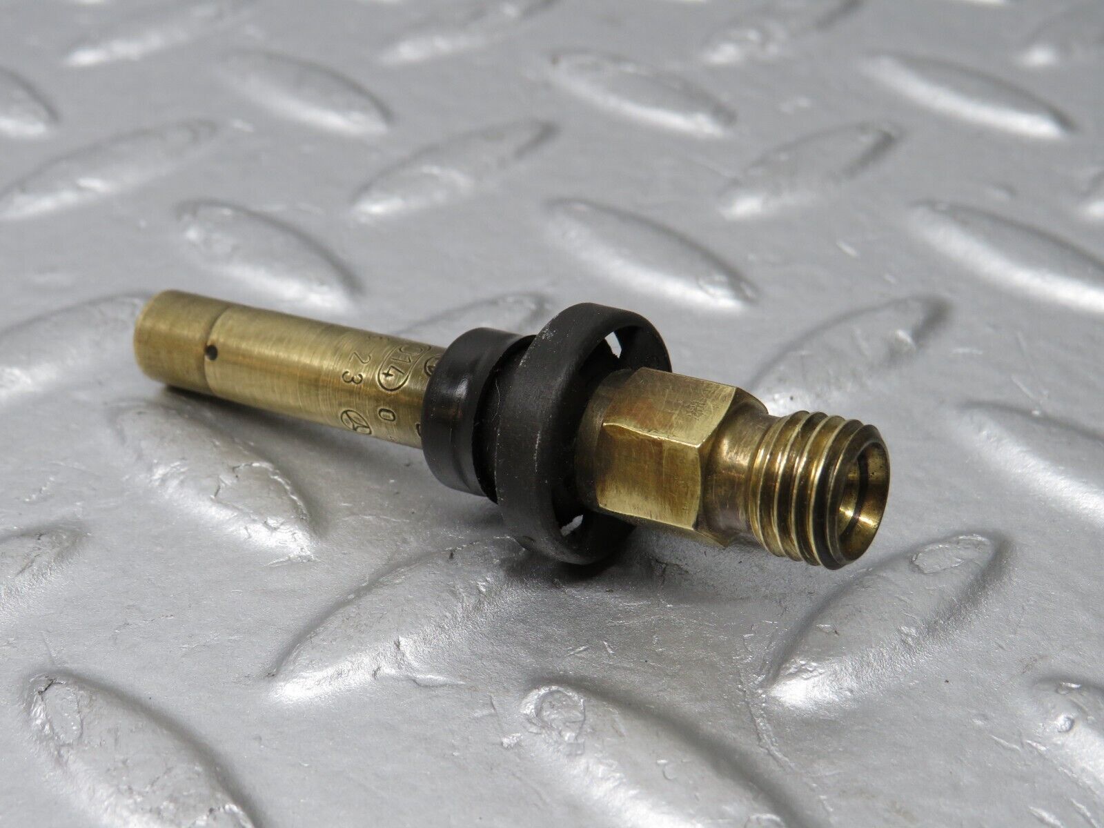 38904 Mercedes-Benz W201 190E 2.6L Fuel Injector Bosch 0000785623 0437502047