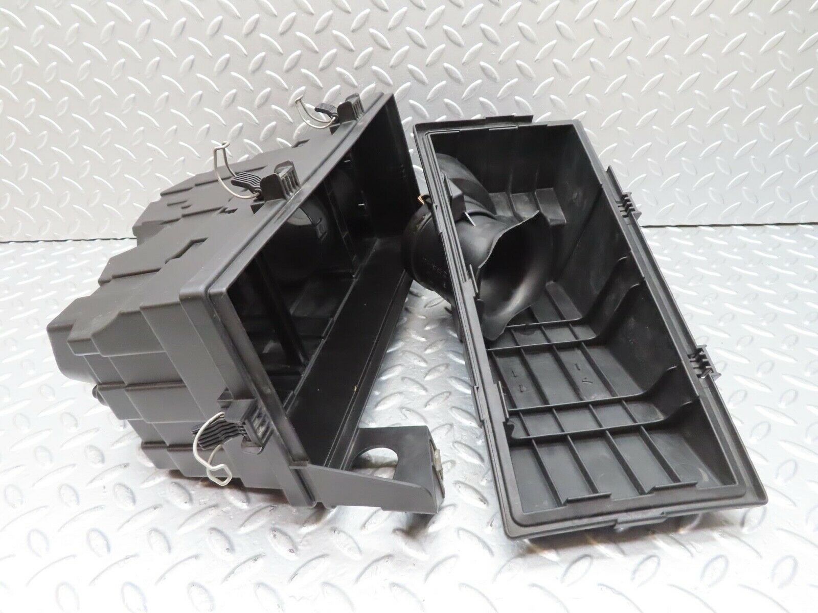 15025 Mercedes-Benz W140 S320 Air Filter Box Housing 1040900401