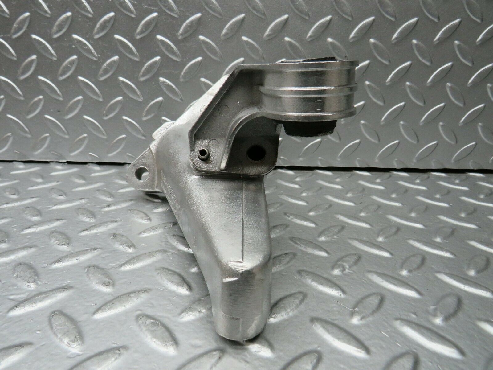 23082 Mercedes-Benz C123 230CE Engine Mount Bracket Left Side 1022230504