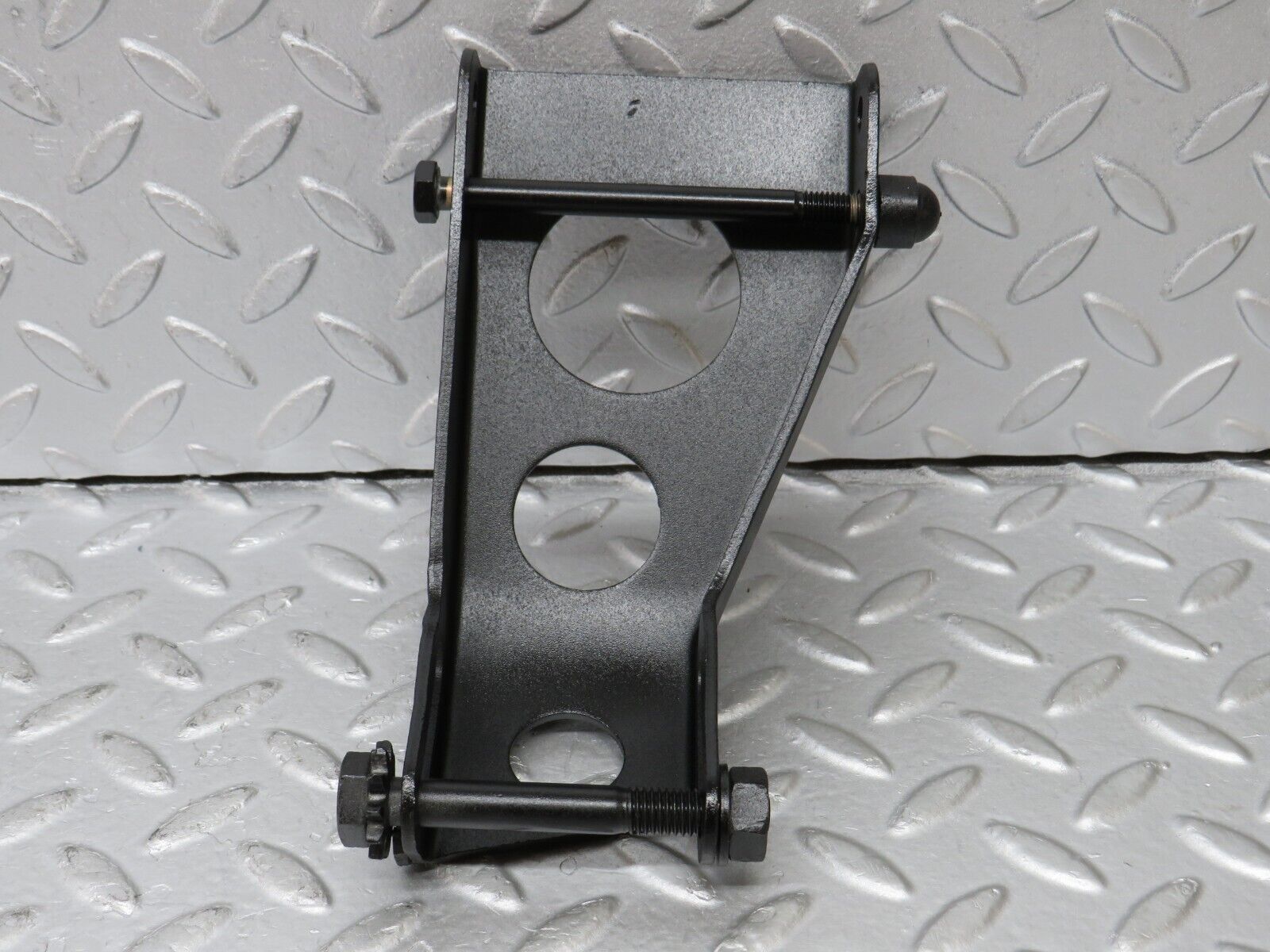 36349 Mercedes-Benz W126 420SE Alternator Generator Bracket