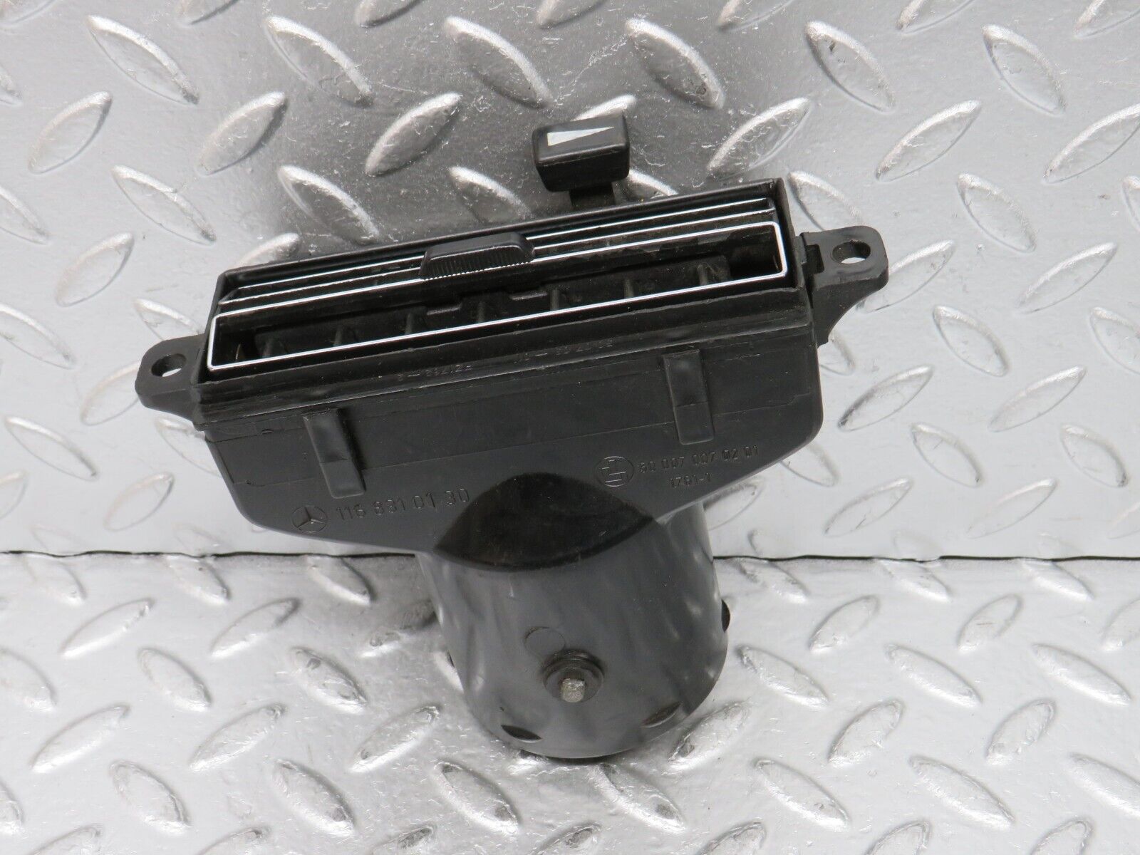 0094 Mercedes-Benz W116 350SE Dashboard Air Vent Grill Left Side 1168310130