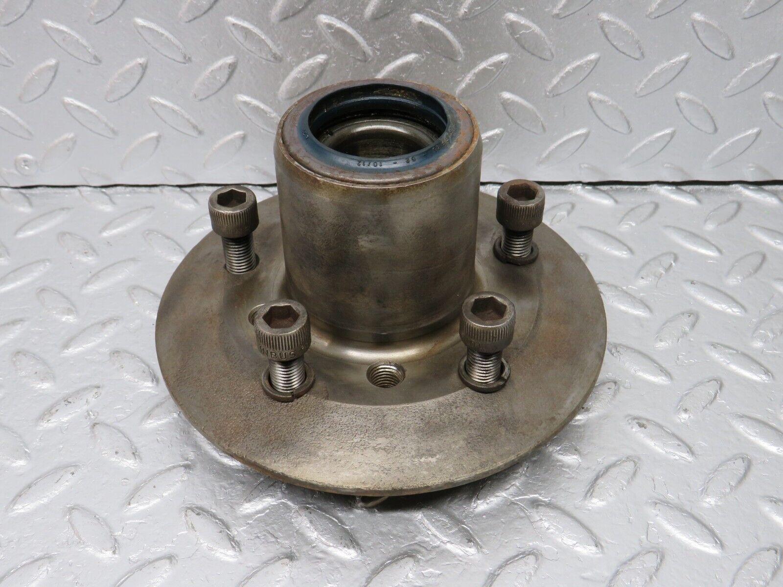 40396 Mercedes-Benz W110 230 Front Wheel Hub