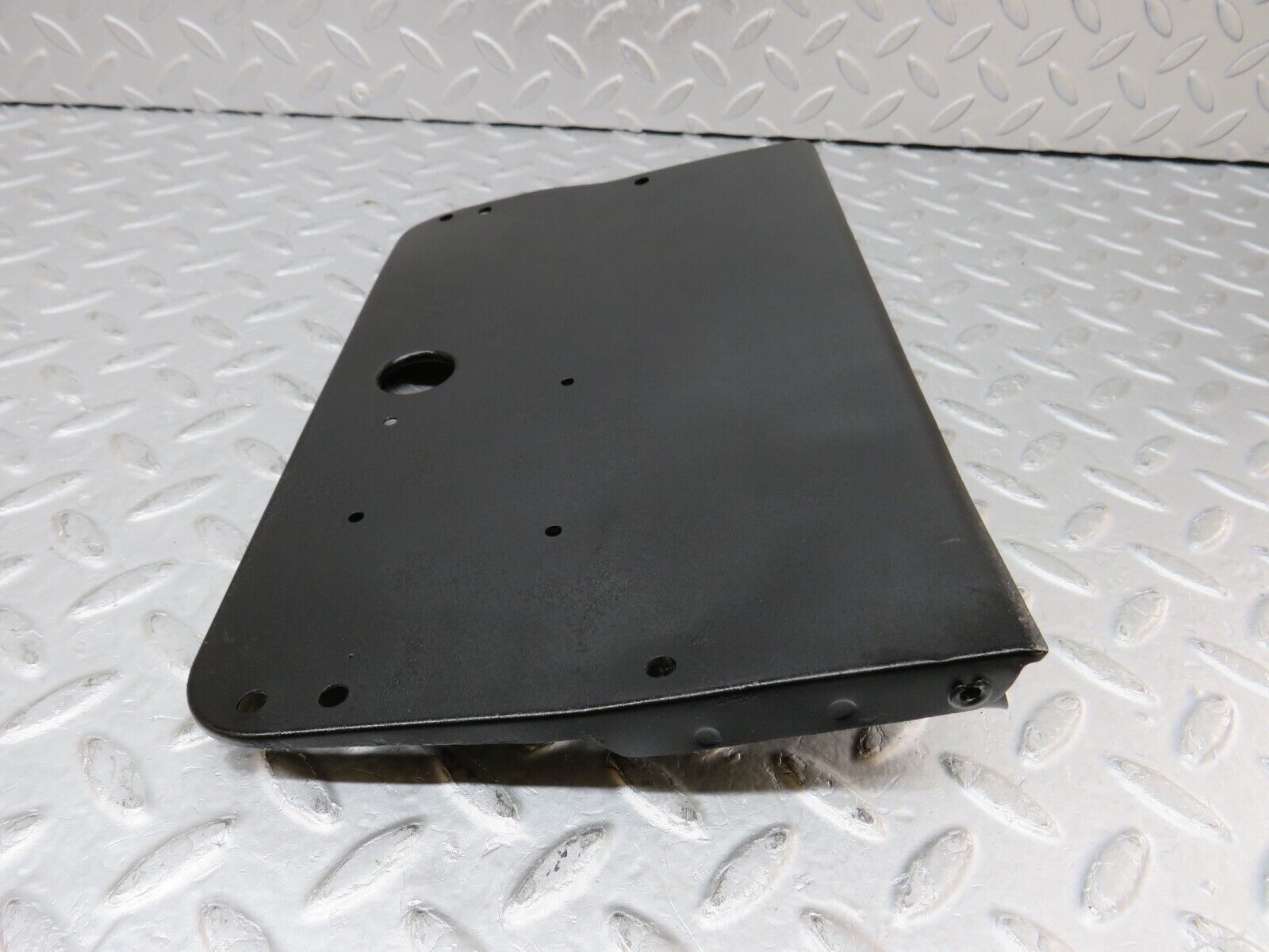 35872 Mercedes-Benz W108 Fuel Tank Flap Cap