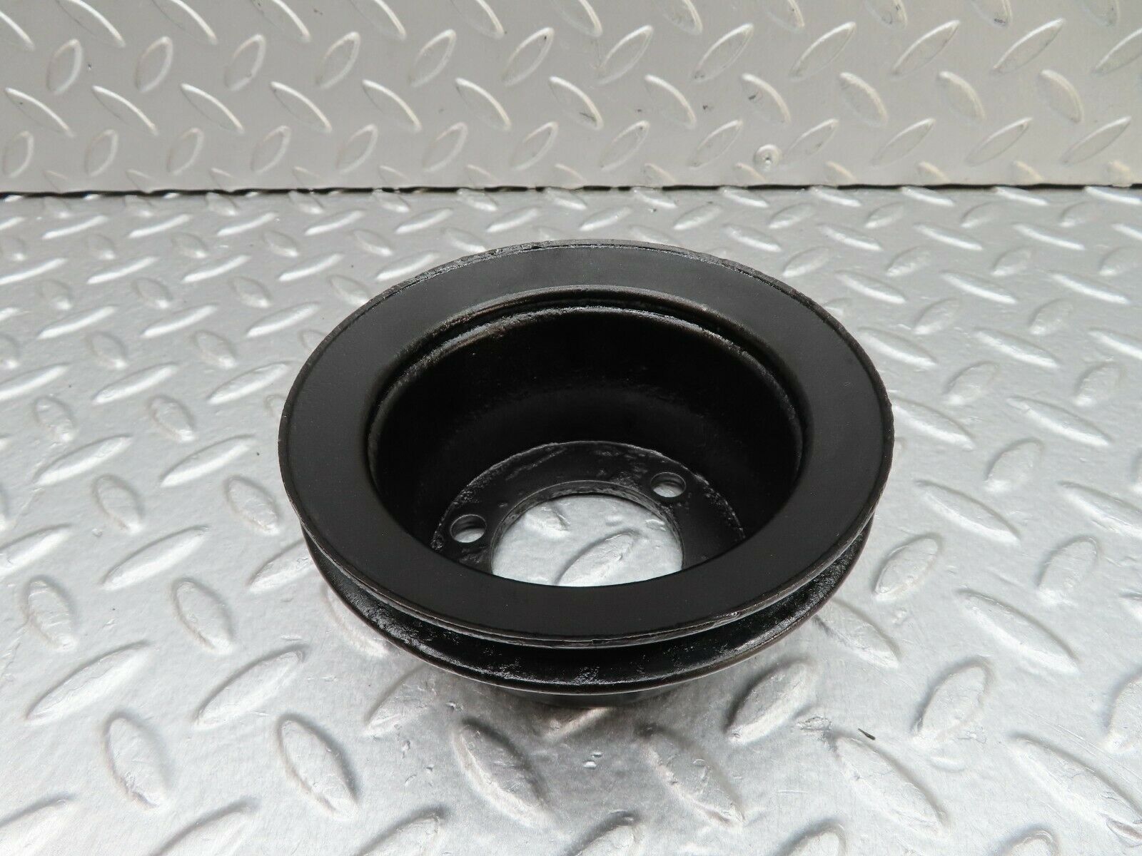 17989 Mercedes-Benz W123 200 Crankshaft Pulley