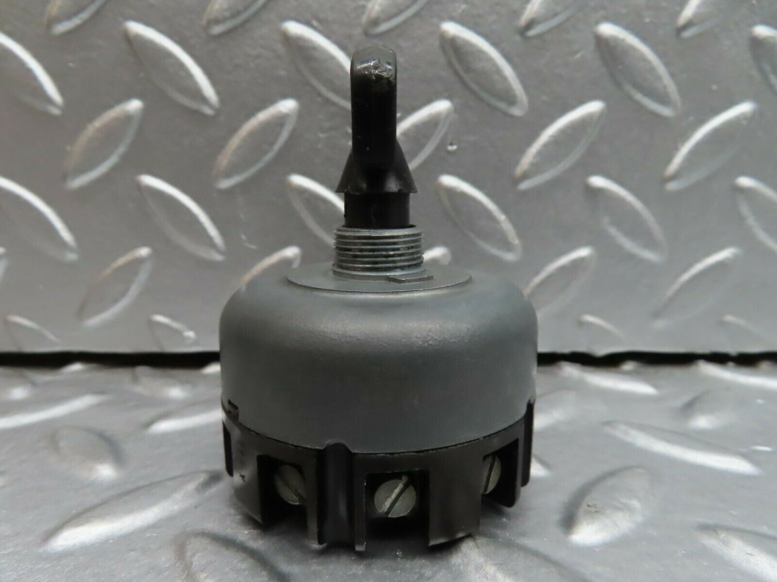 21002 Mercedes-Benz W114 250CE Coupe Headlight Switch